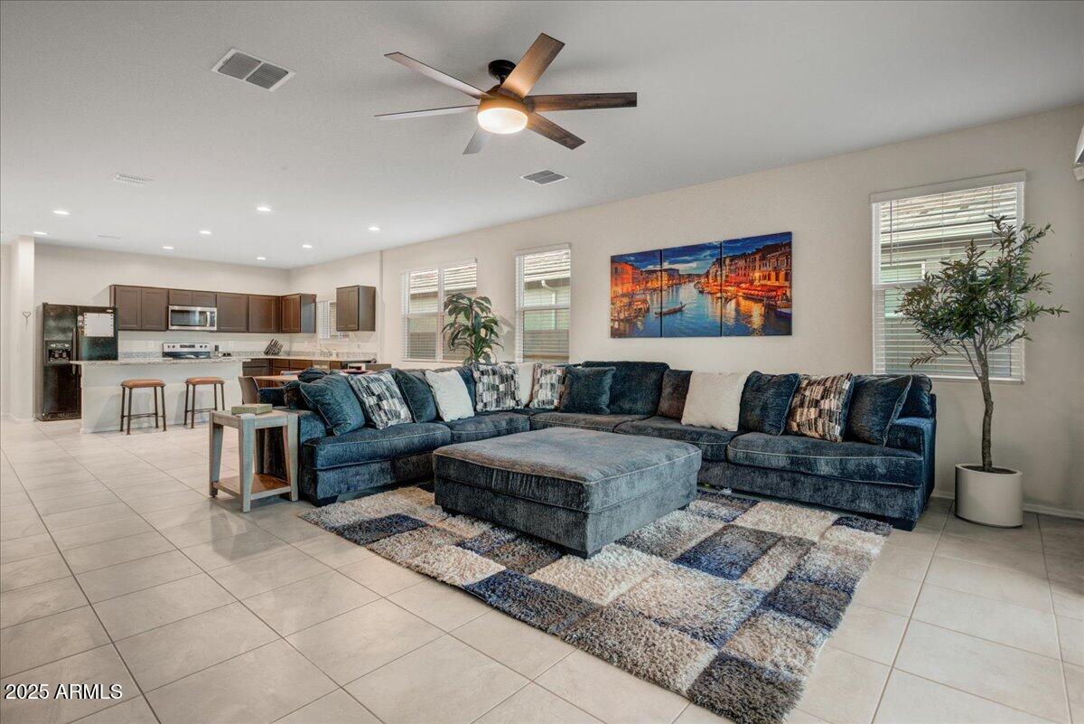 18571 W BUCKSKIN Trail