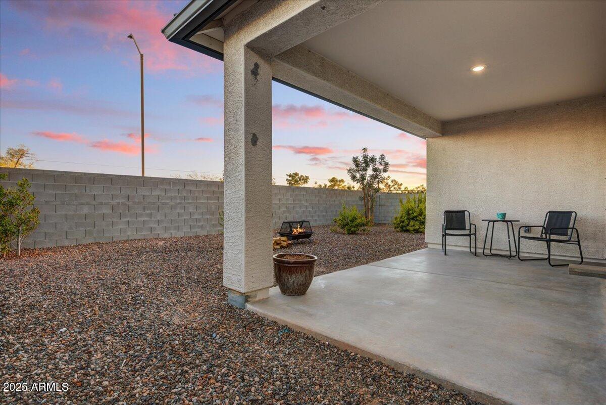 18571 W BUCKSKIN Trail