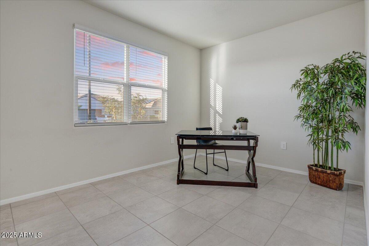 18571 W BUCKSKIN Trail