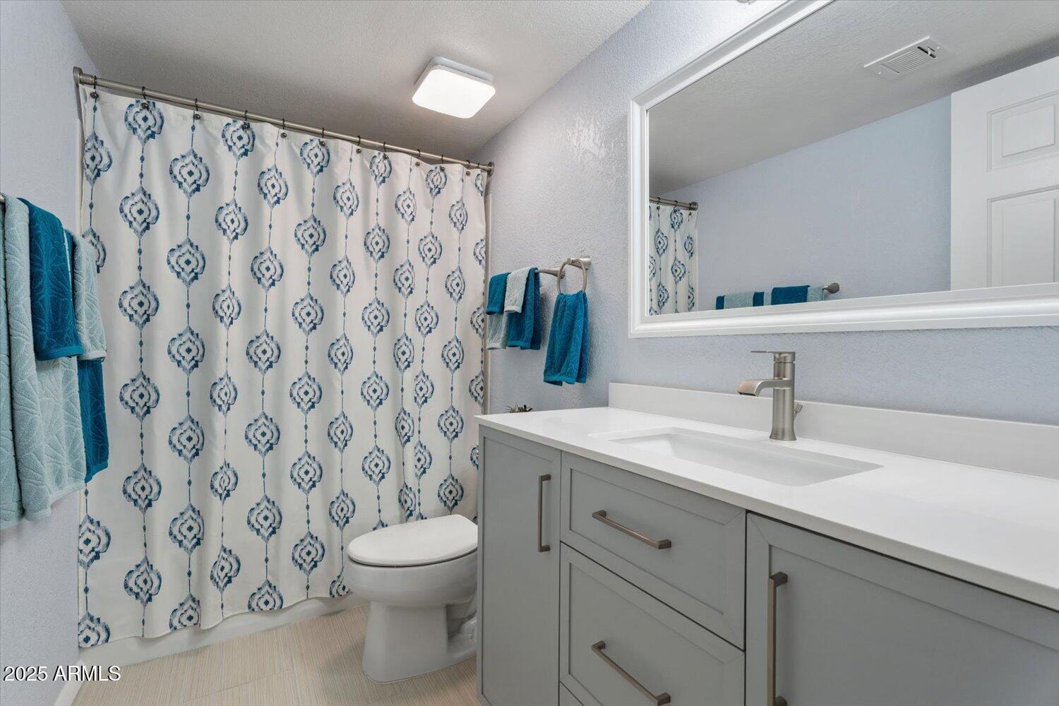 1720 E THUNDERBIRD Road, 2090