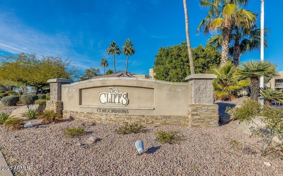 1720 E THUNDERBIRD Road, 2090