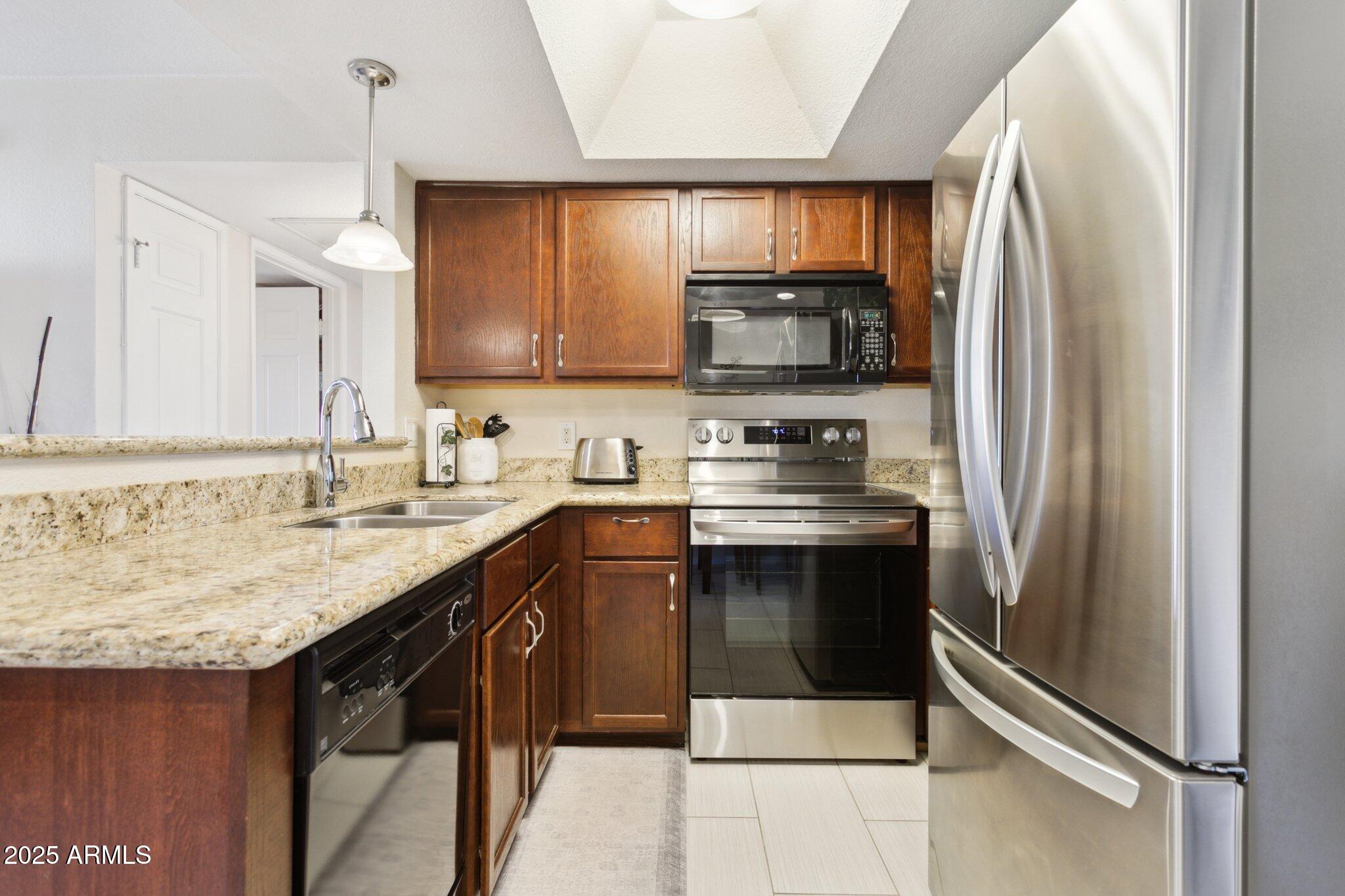 1720 E THUNDERBIRD Road, 2090