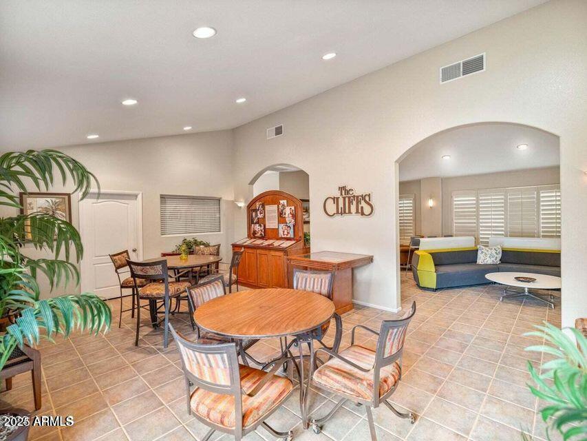 1720 E THUNDERBIRD Road, 2090