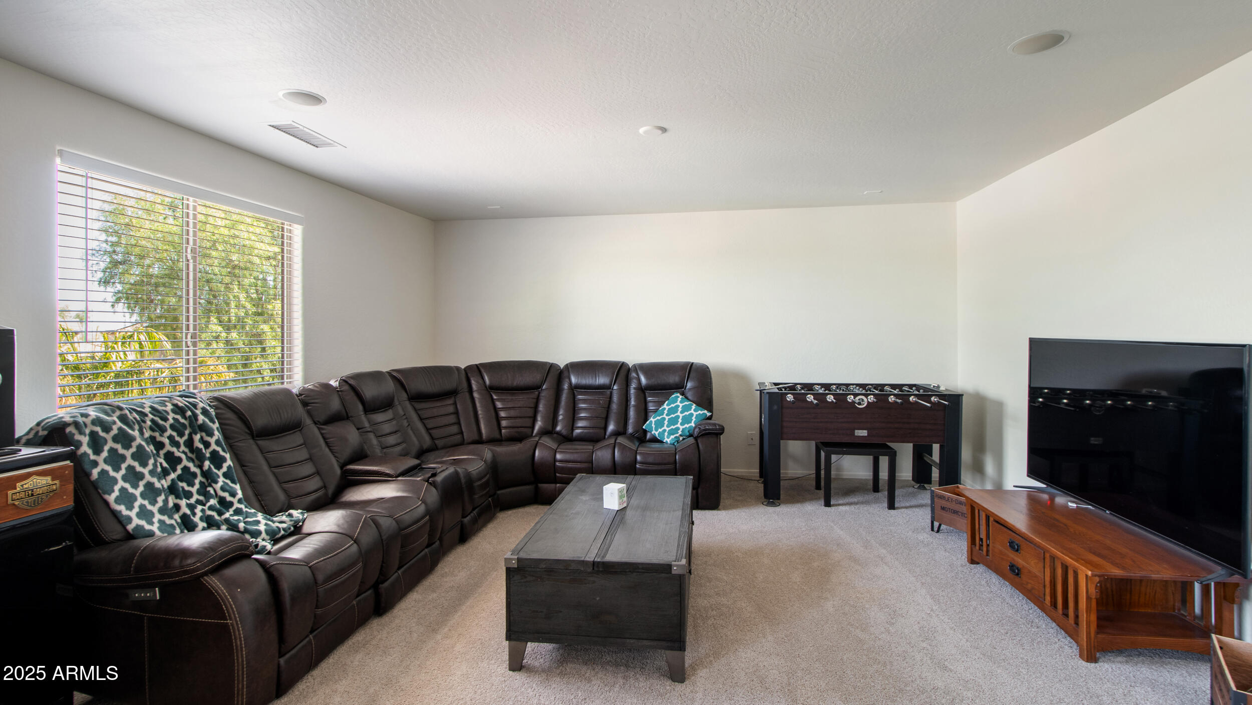 26078 W POTTER Drive
