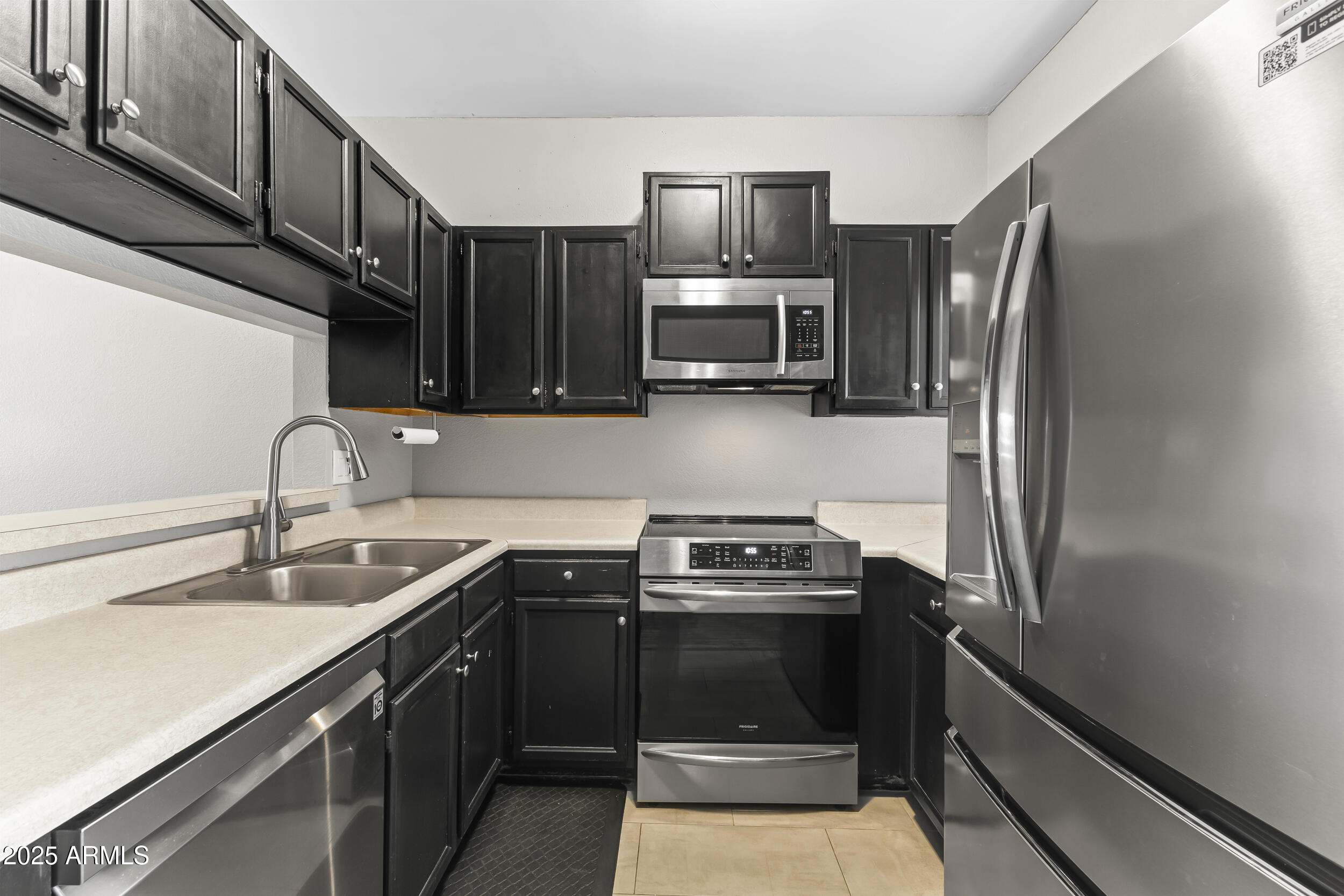 1601 N SABA Street, 318