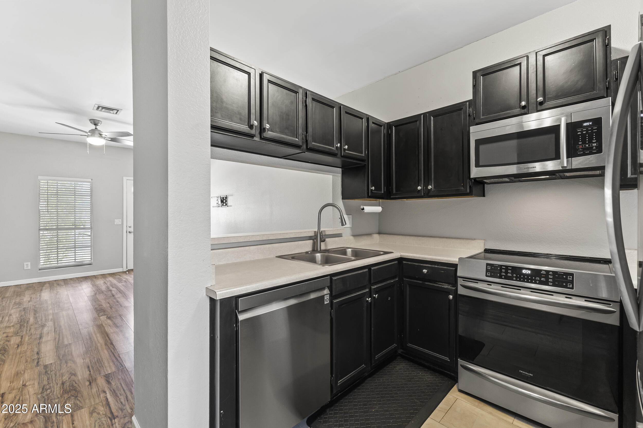 1601 N SABA Street, 318