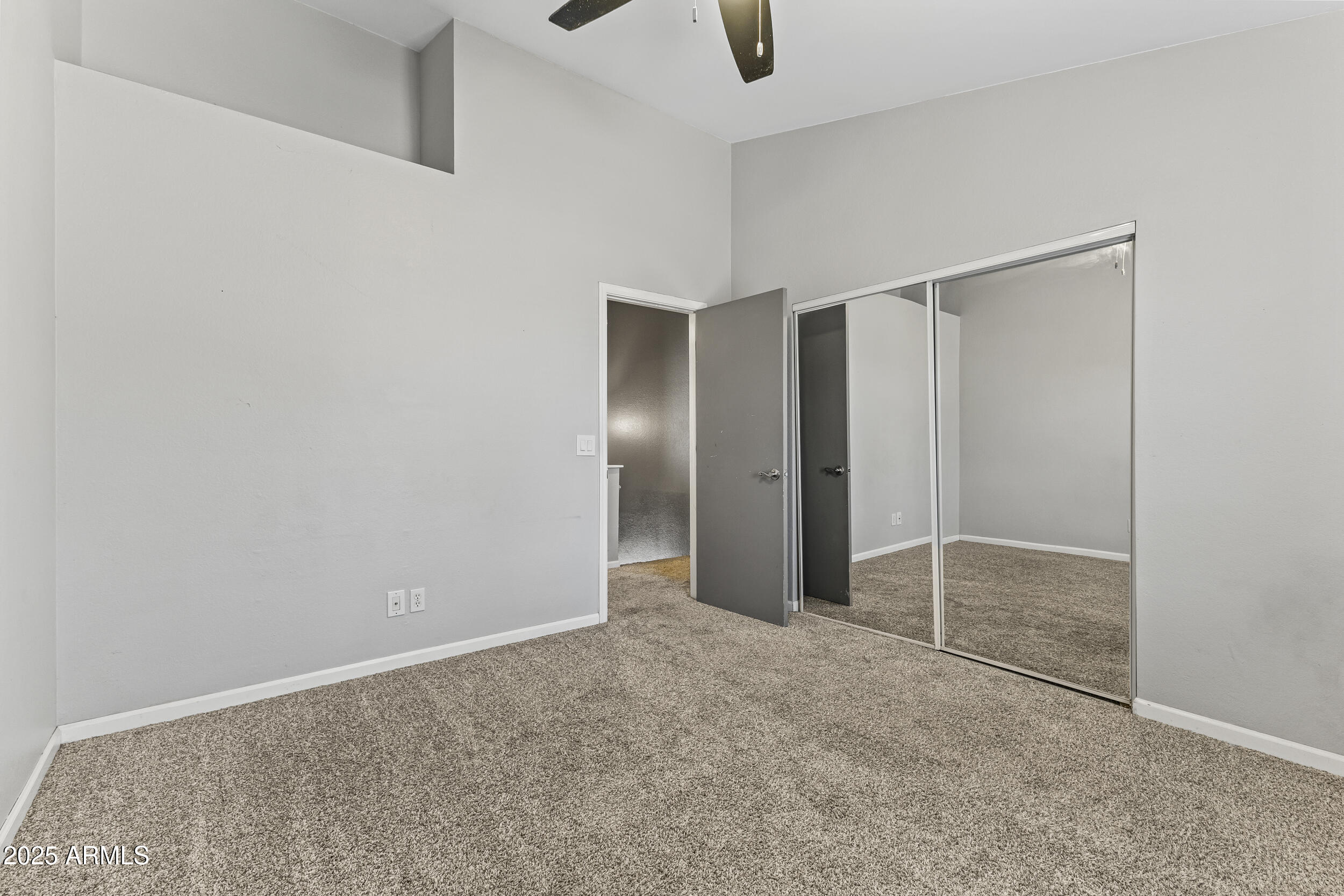 1601 N SABA Street, 318