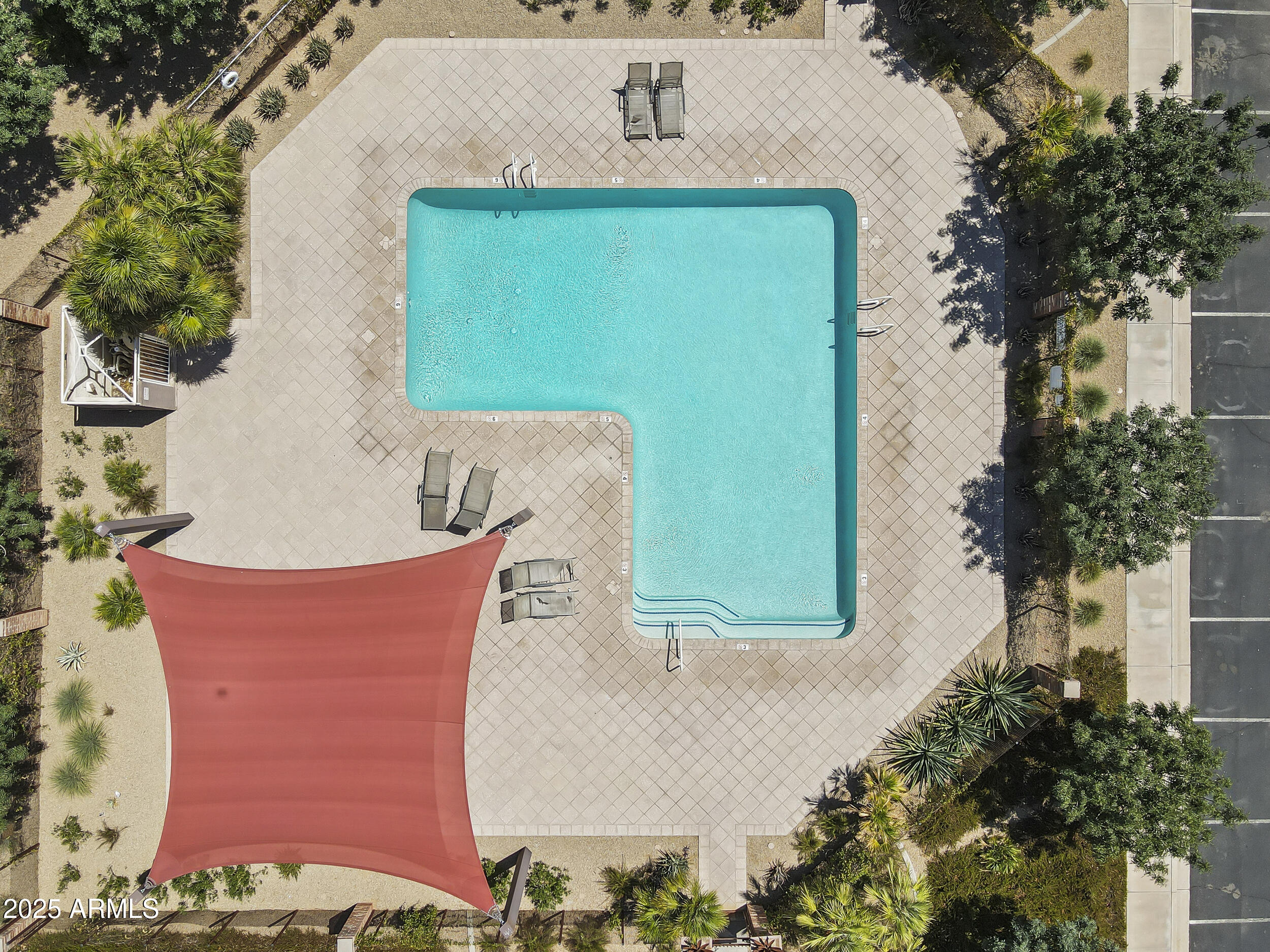 1601 N SABA Street, 318