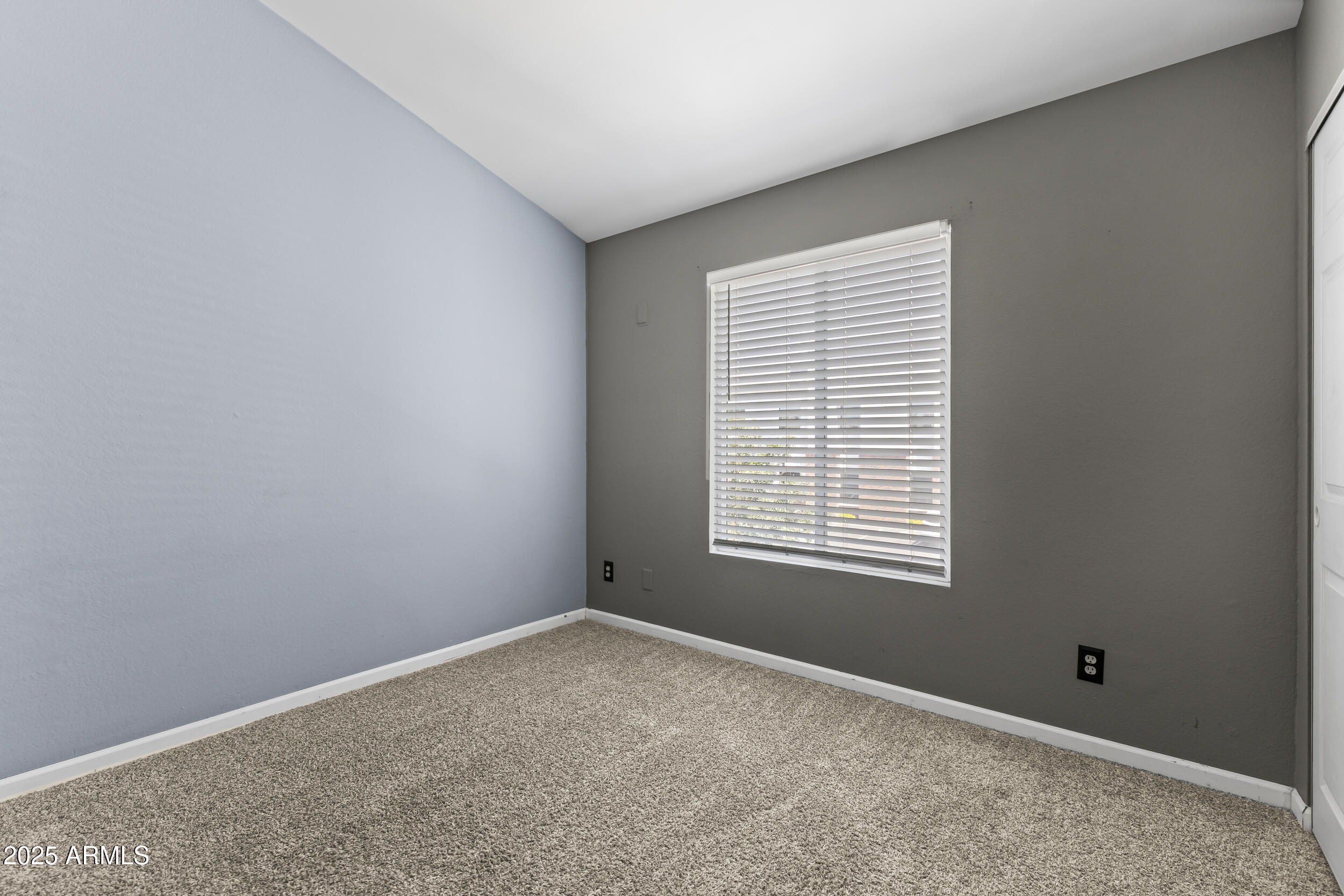 1601 N SABA Street, 318