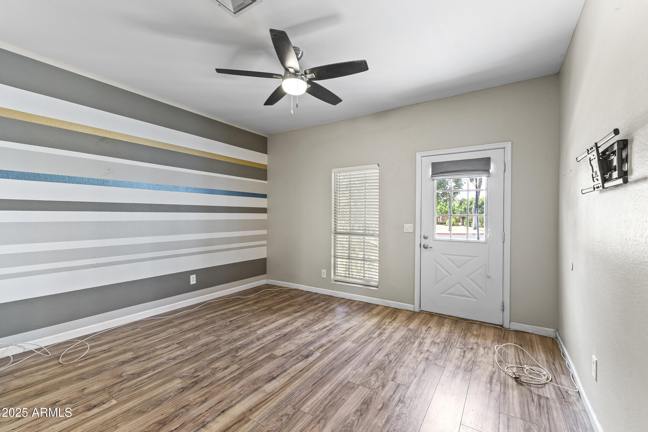 1601 N SABA Street, 318