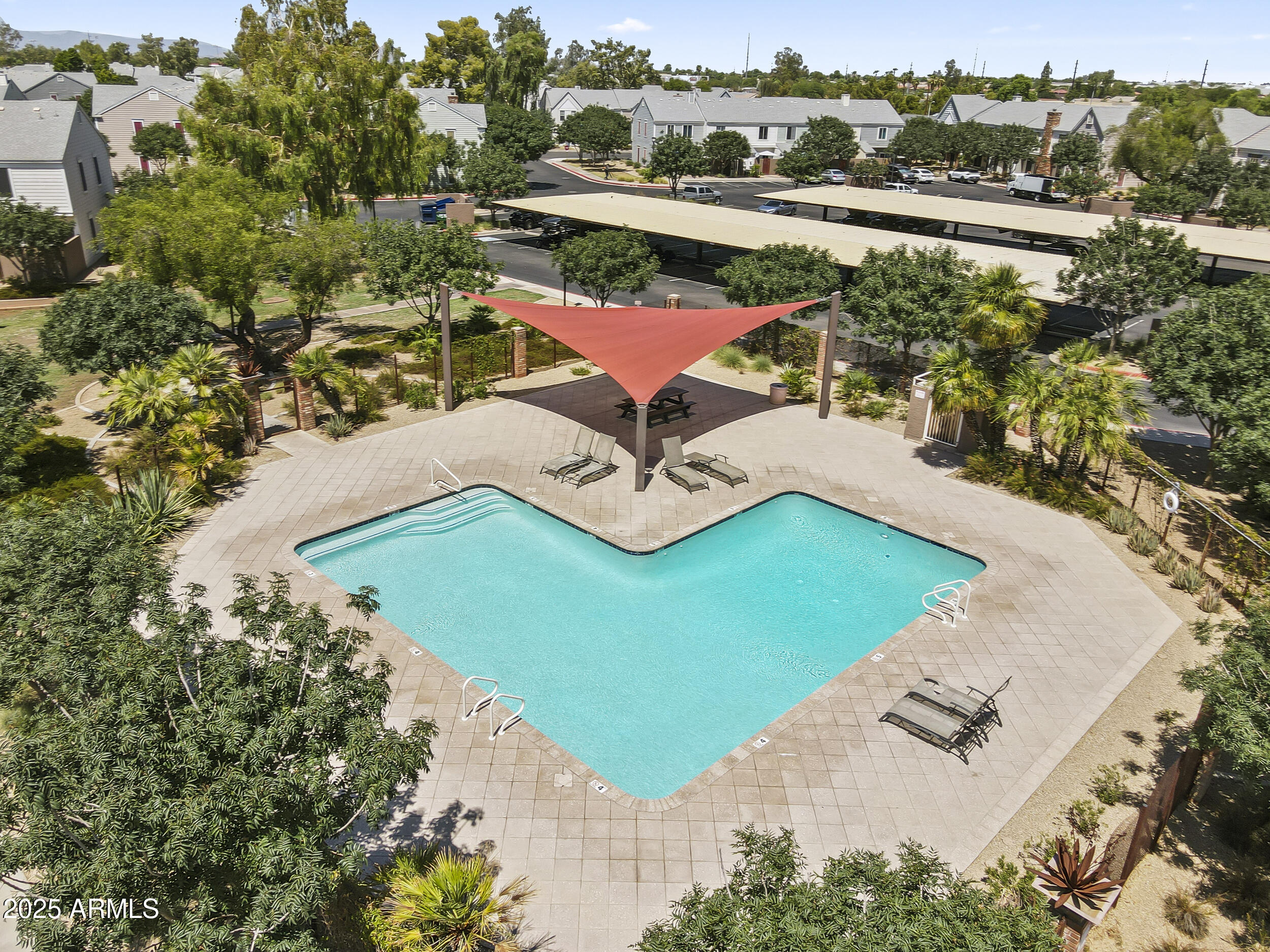 1601 N SABA Street, 318