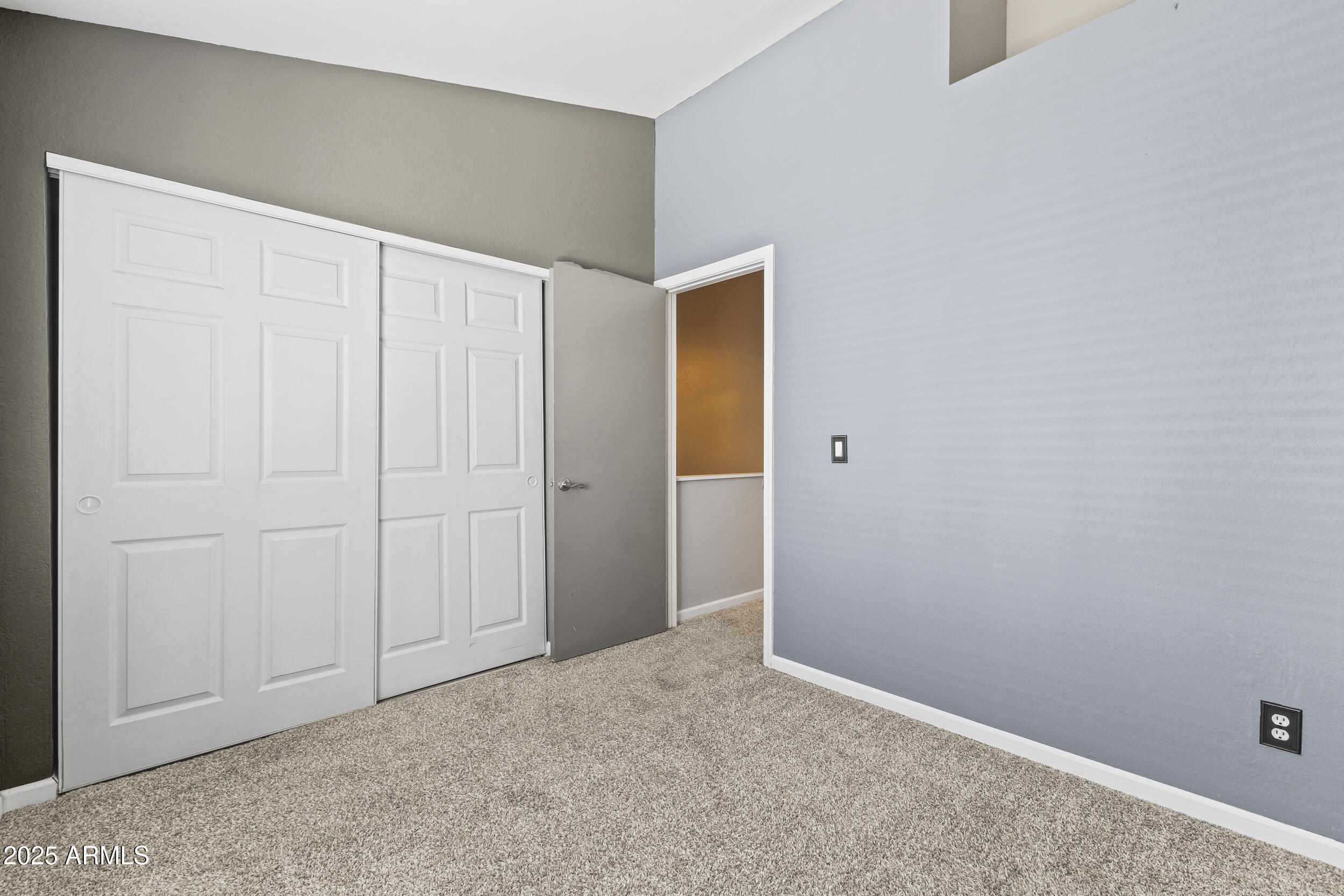 1601 N SABA Street, 318