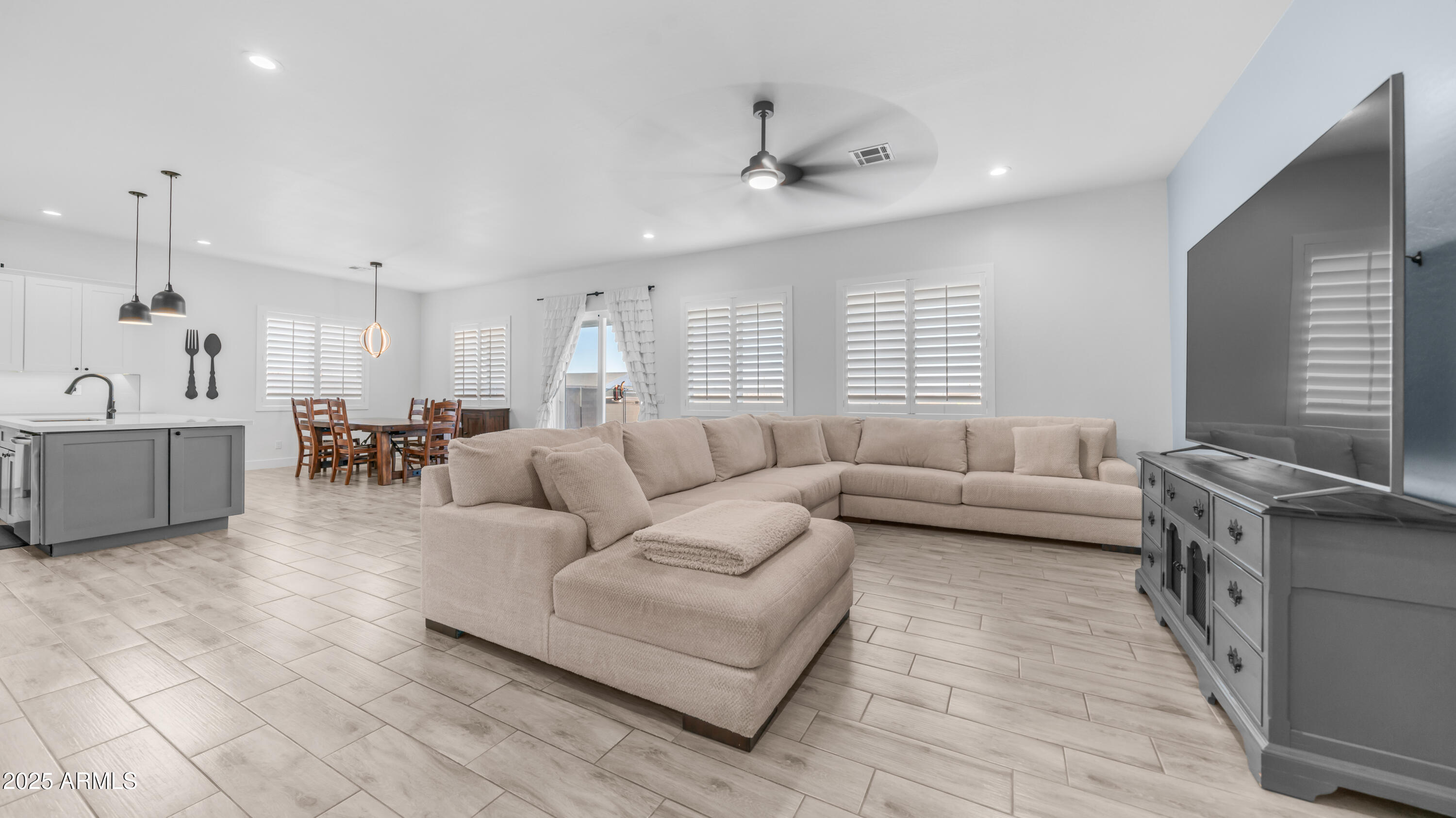 28621 N THOMPSON Road