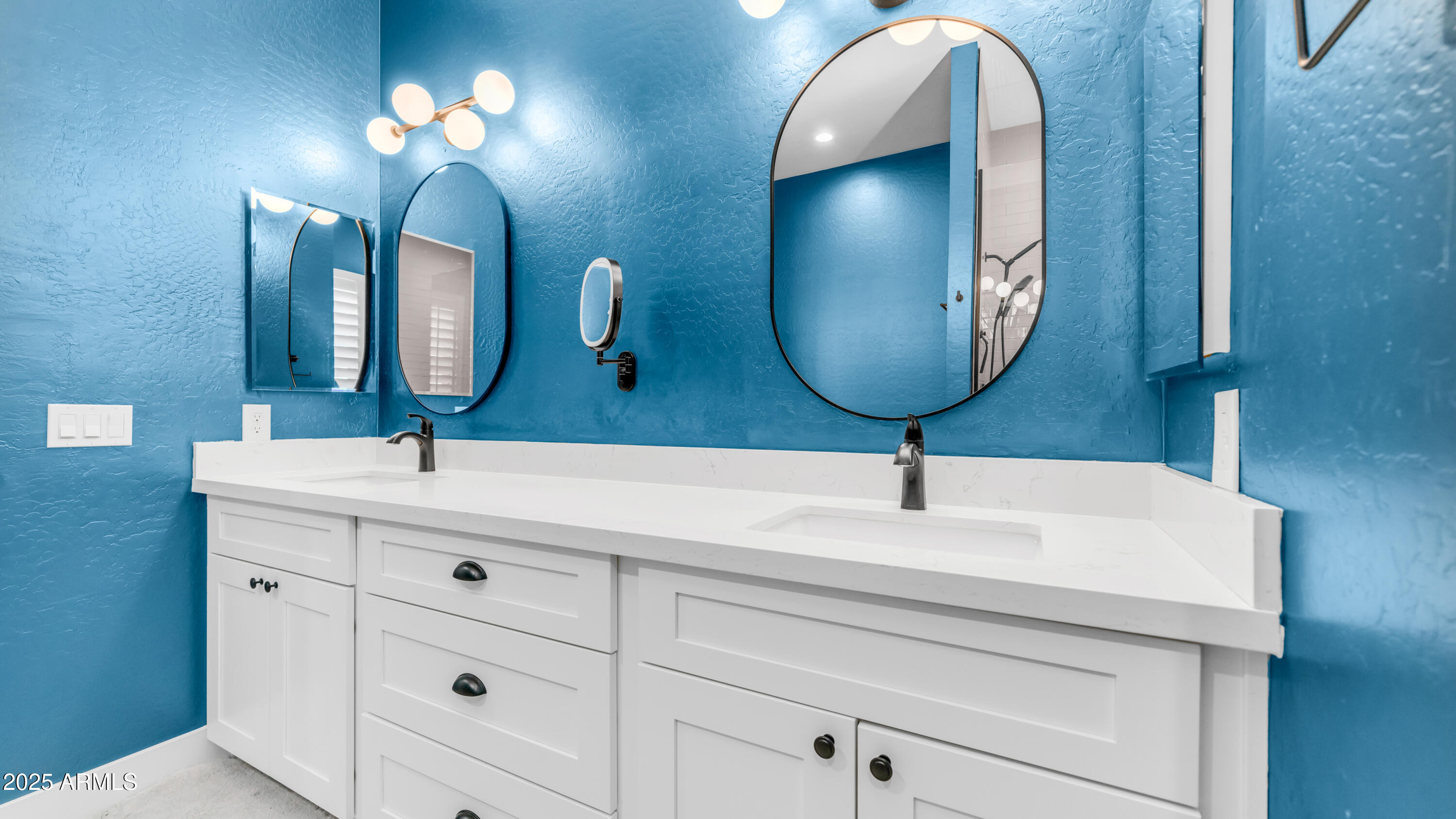 28621 N THOMPSON Road