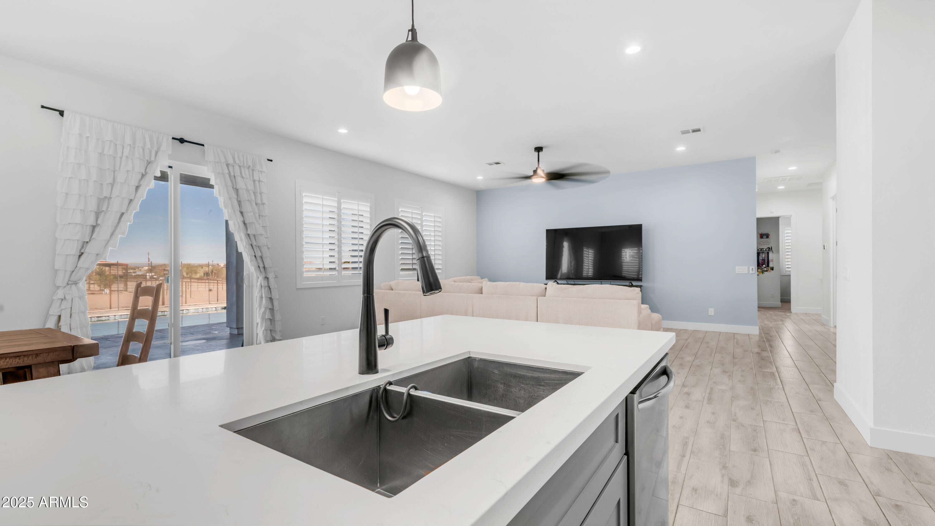 28621 N THOMPSON Road