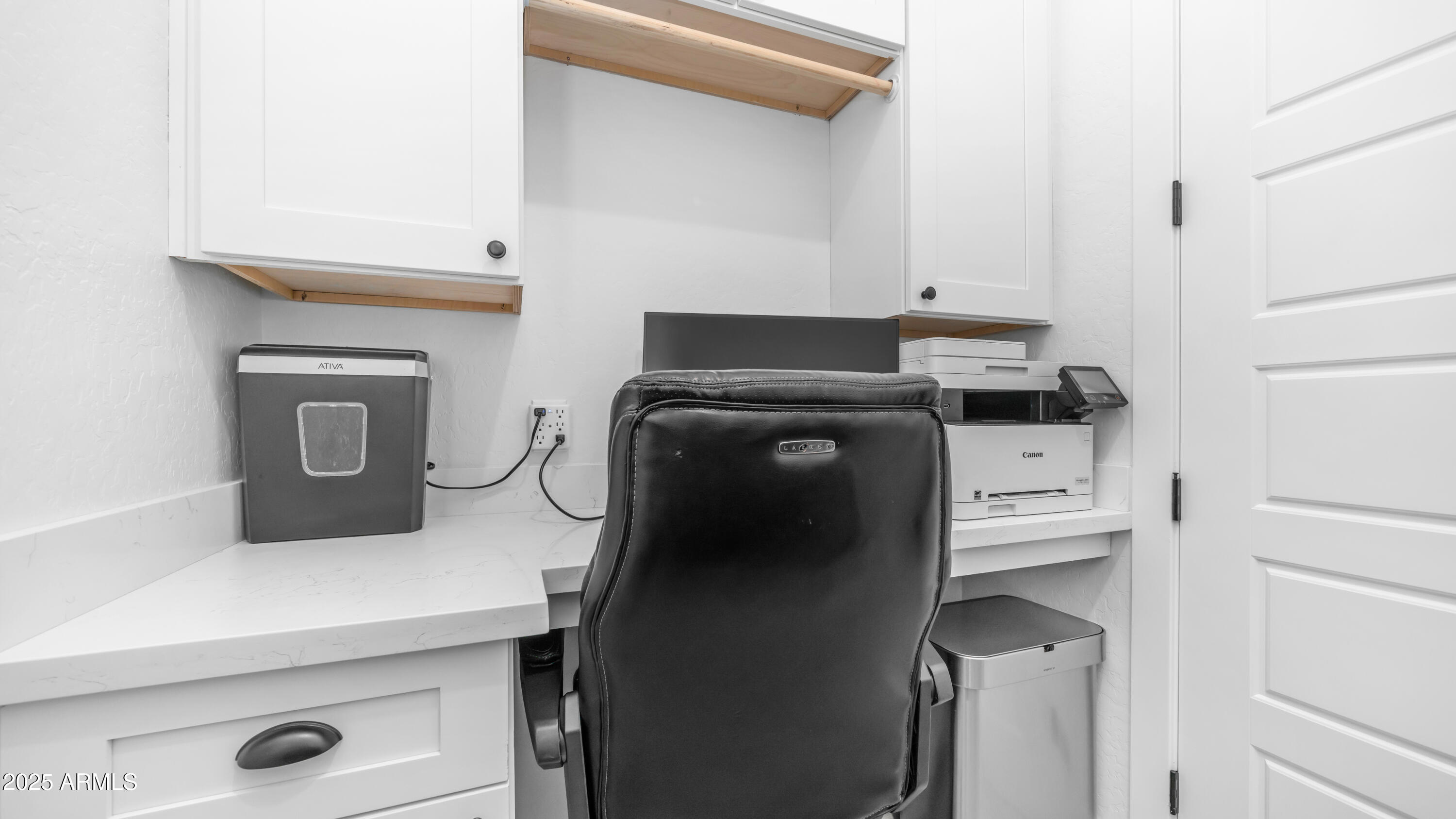 28621 N THOMPSON Road