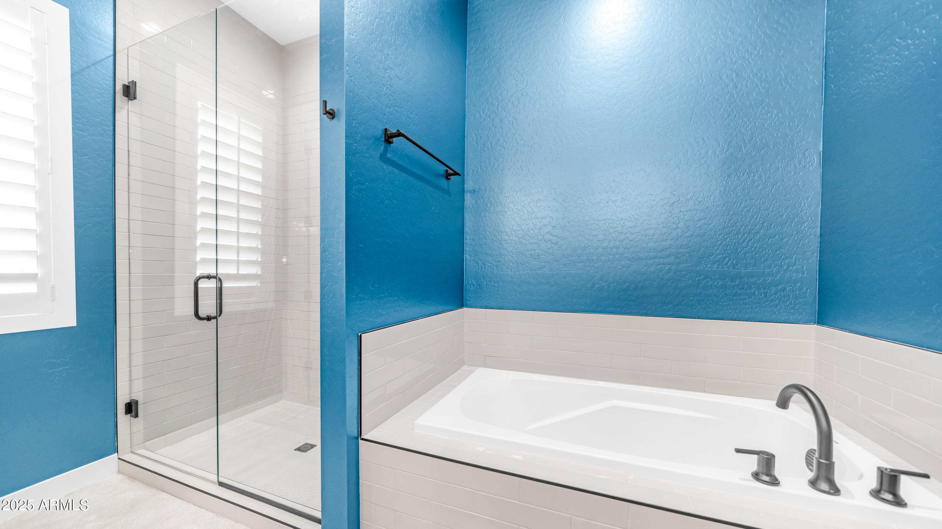 28621 N THOMPSON Road