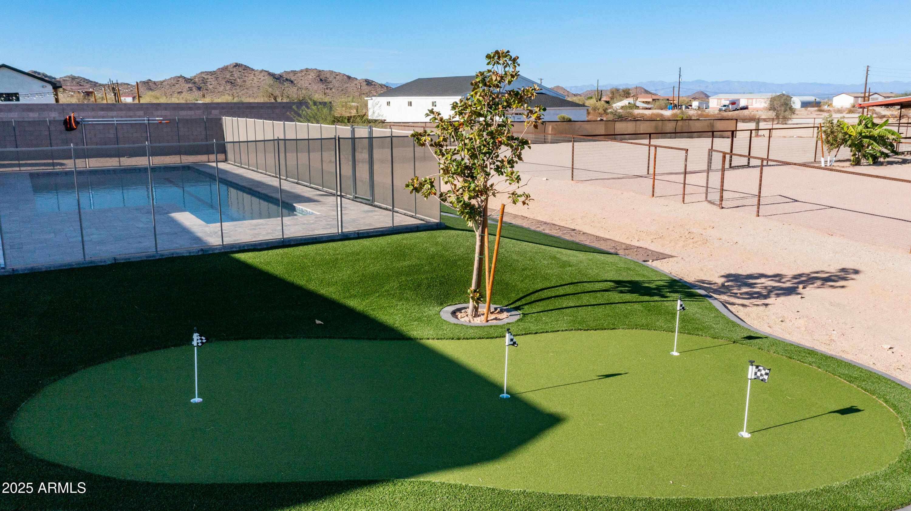 28621 N THOMPSON Road