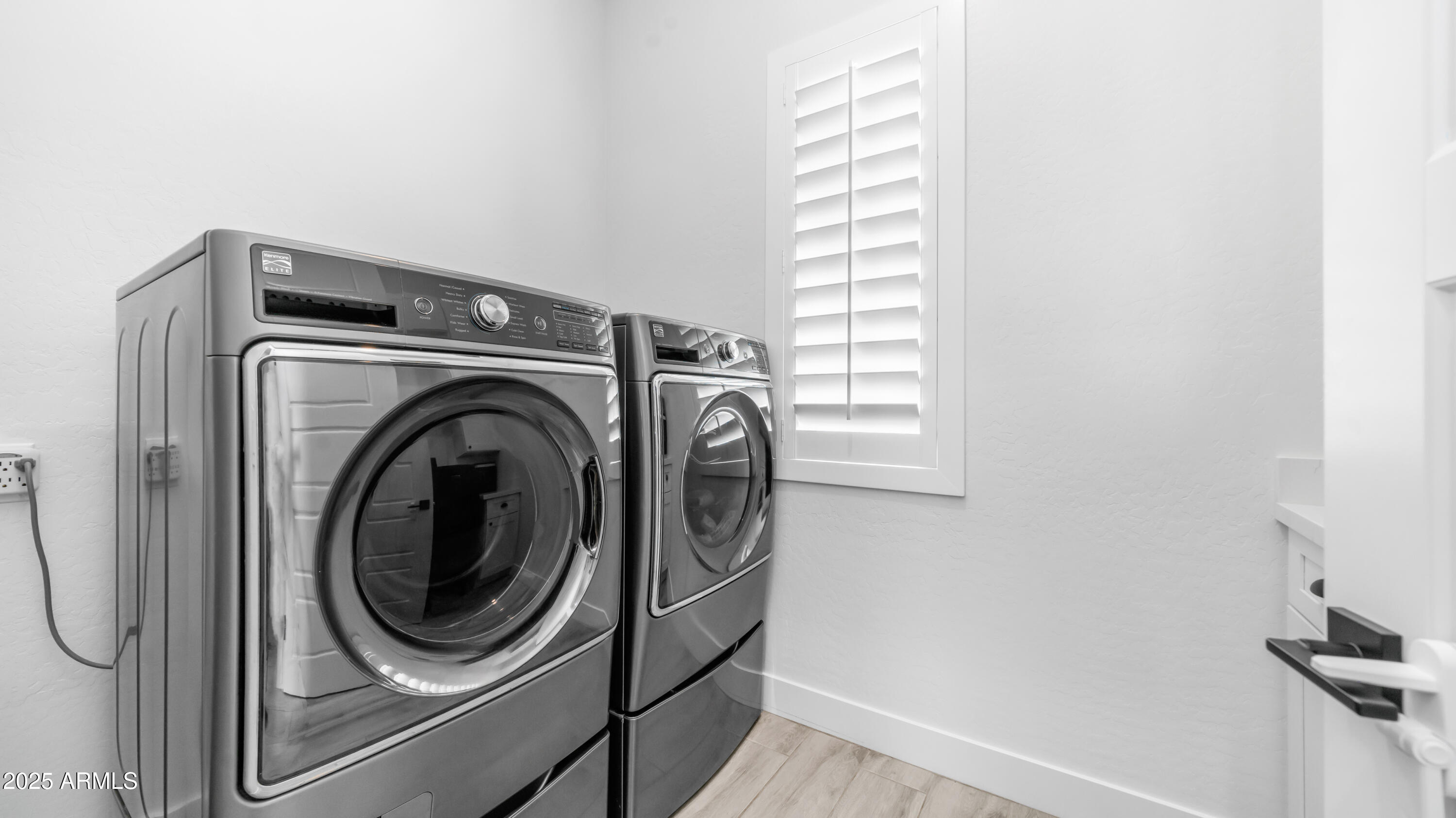 28621 N THOMPSON Road