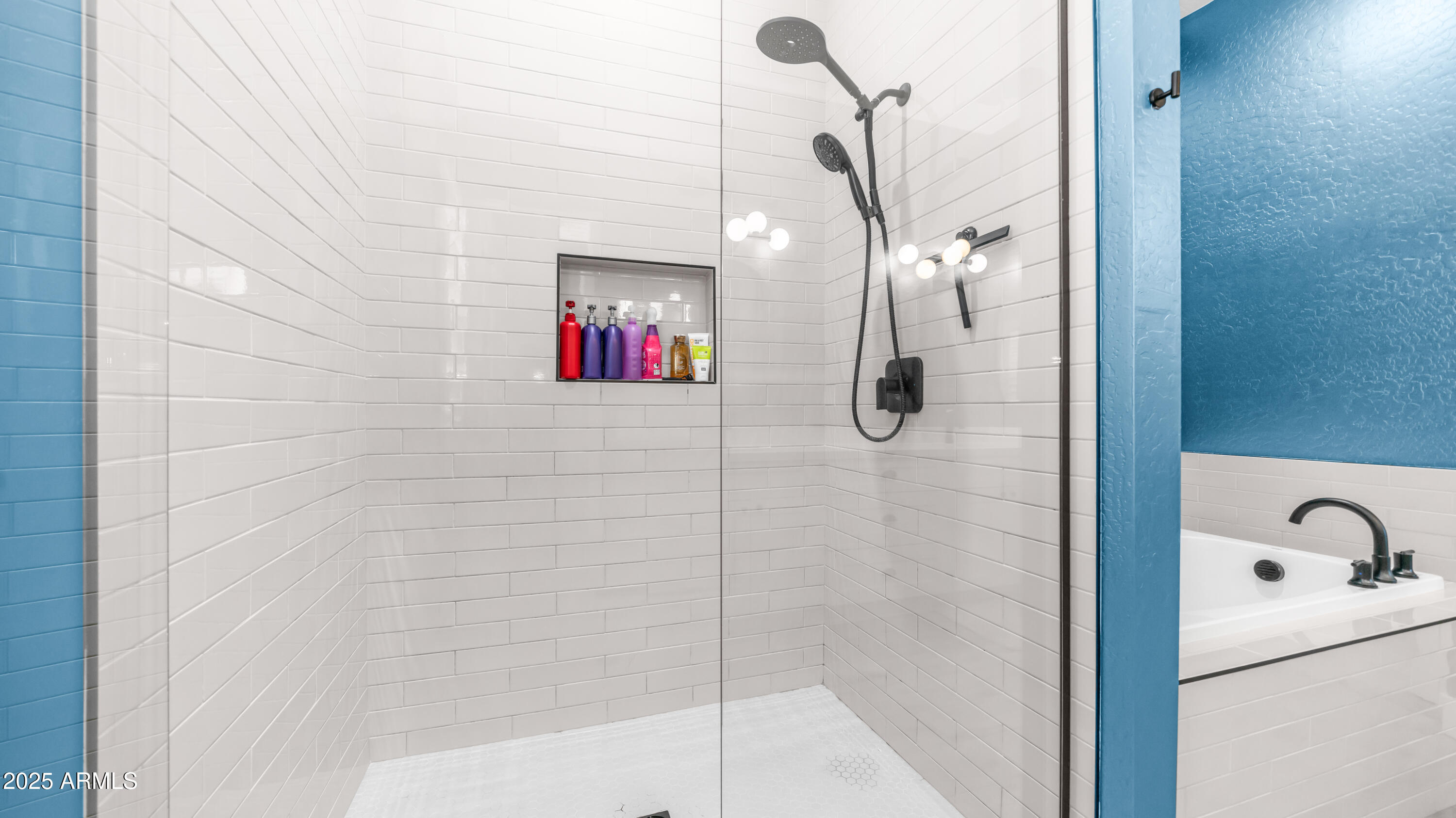 28621 N THOMPSON Road