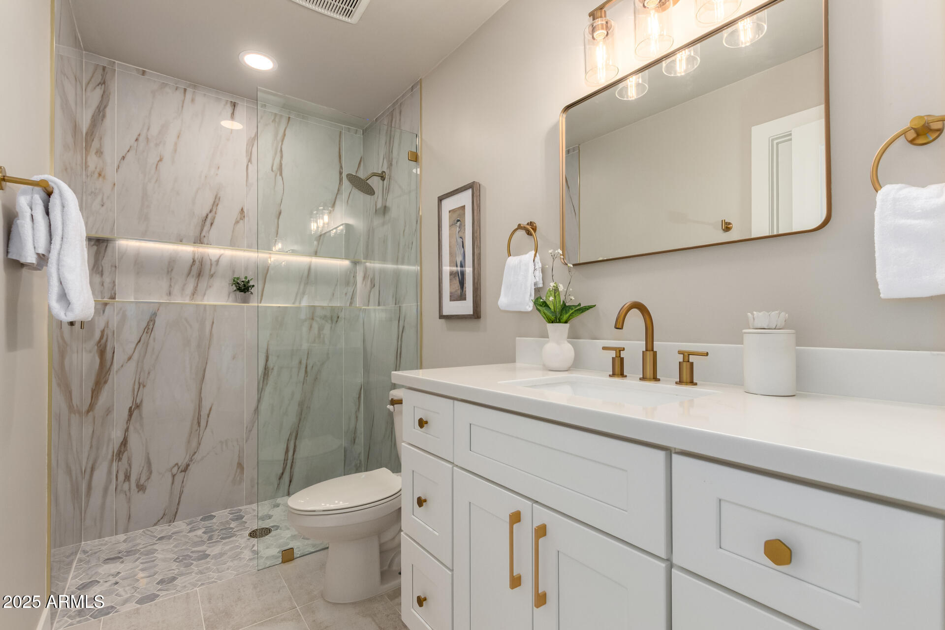 9527 E LAWNDALE Place