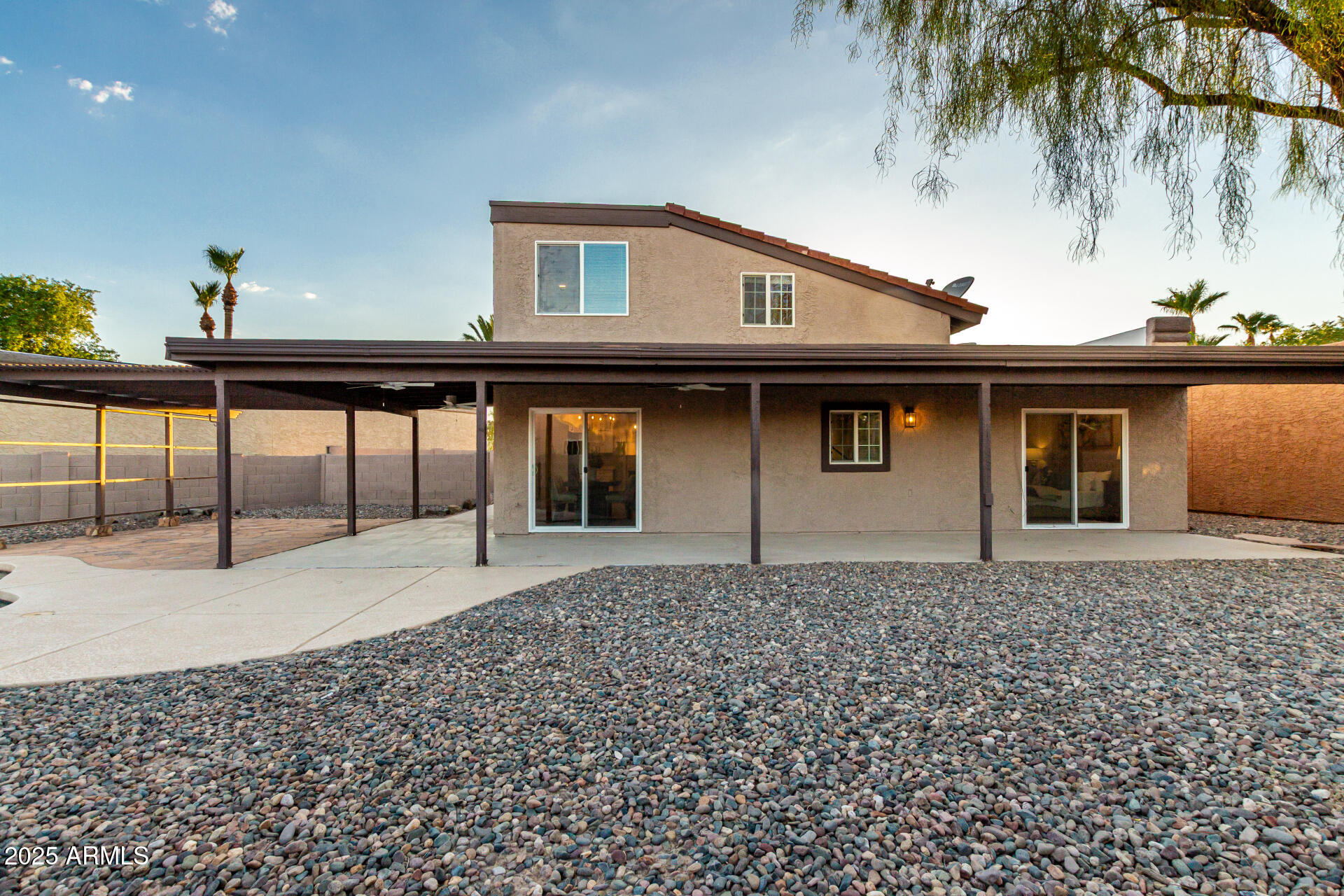 9527 E LAWNDALE Place