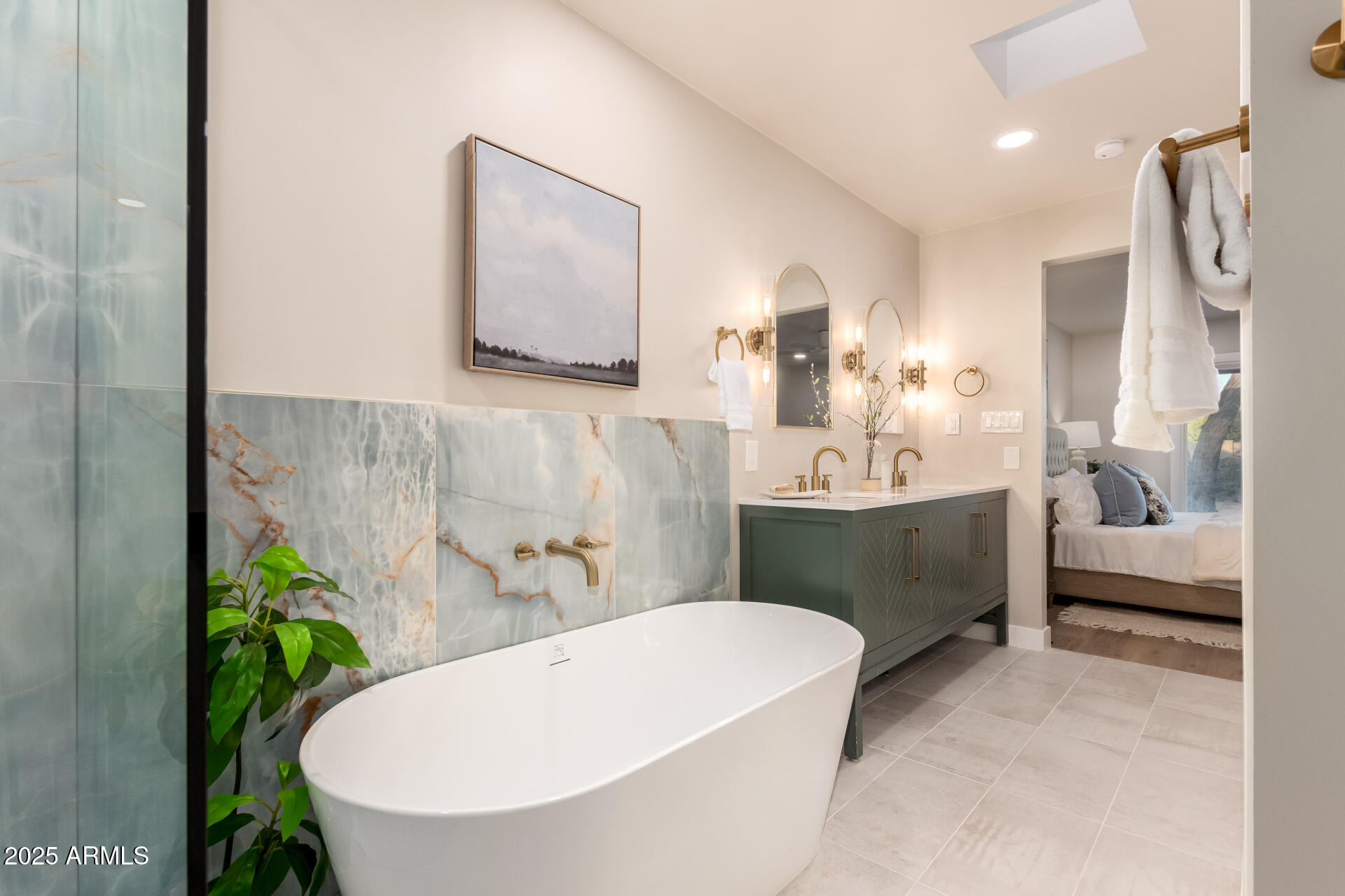 9527 E LAWNDALE Place