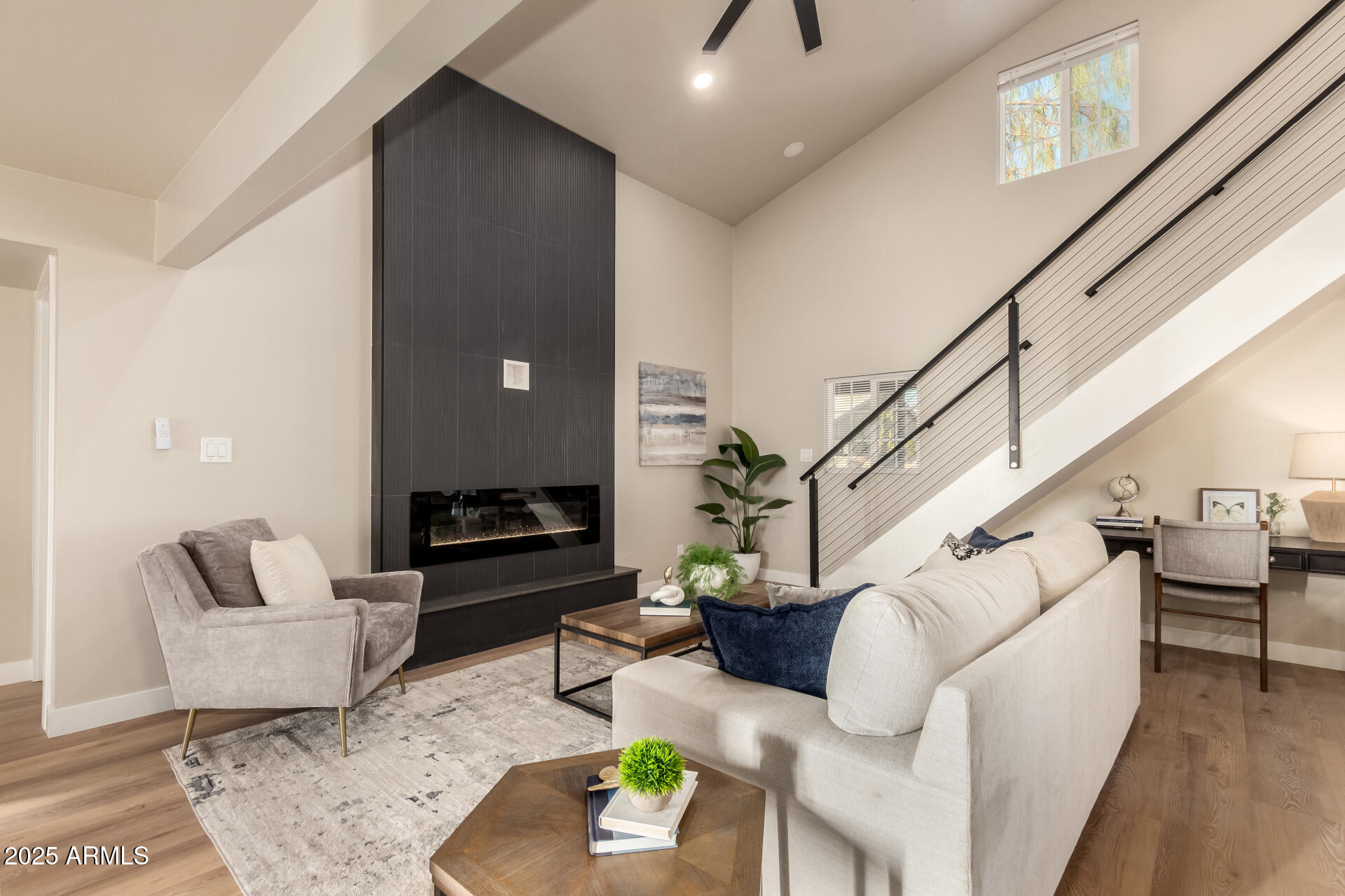 9527 E LAWNDALE Place