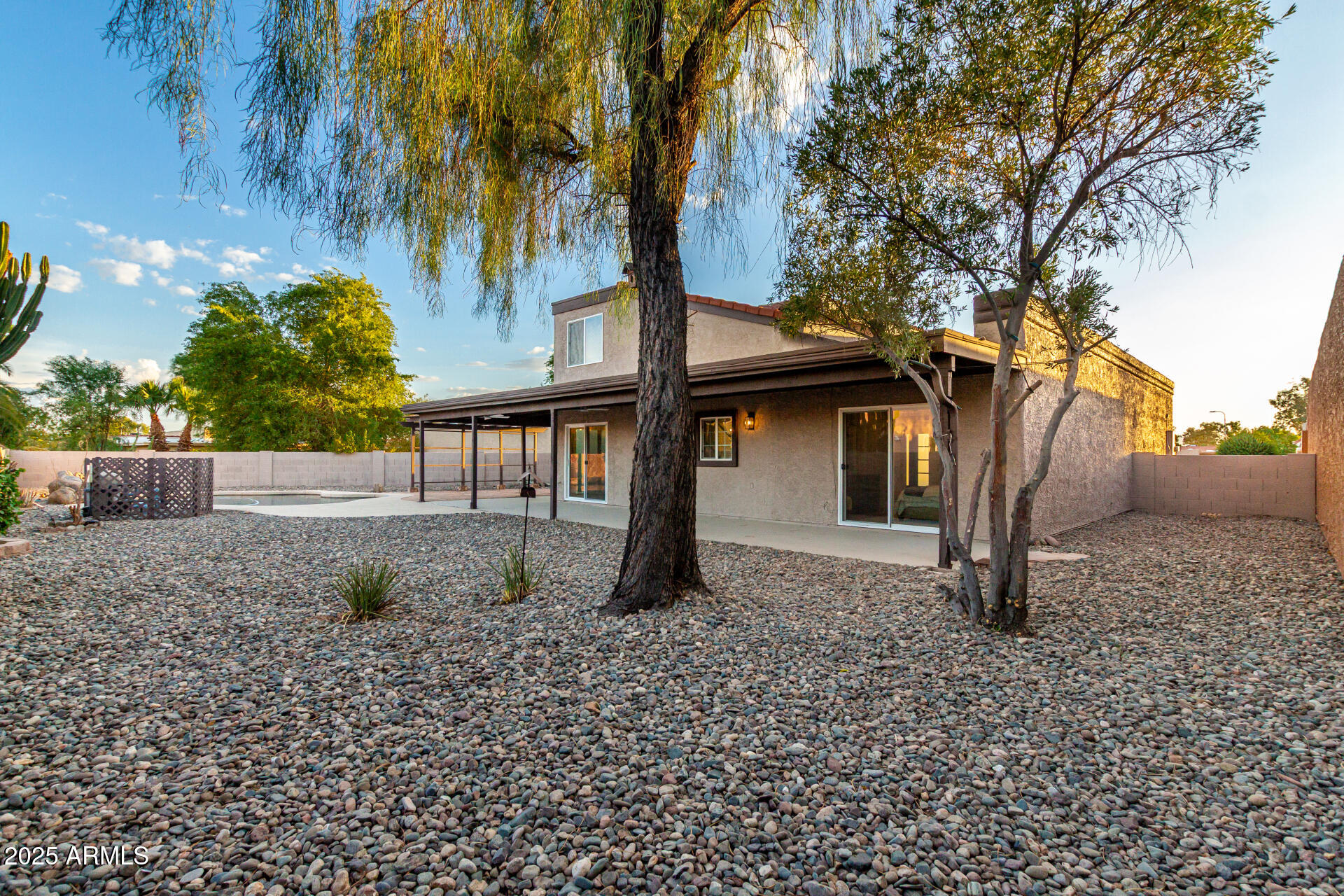 9527 E LAWNDALE Place