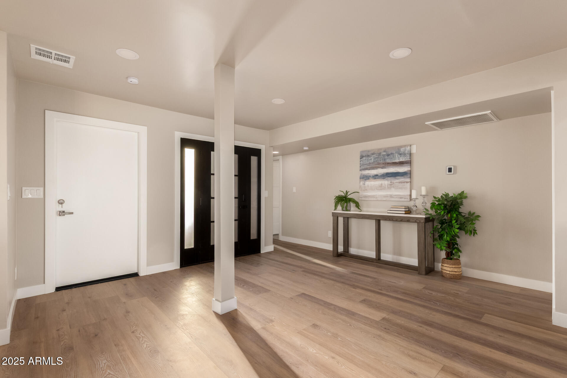 9527 E LAWNDALE Place