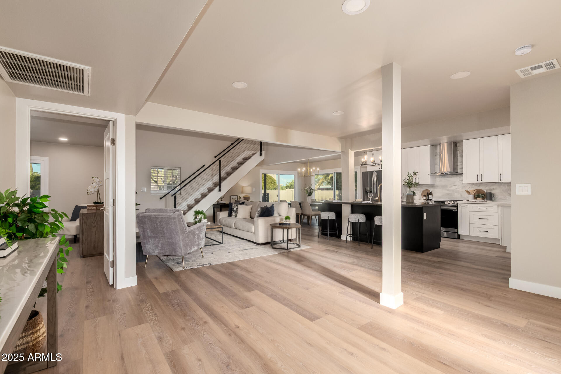 9527 E LAWNDALE Place