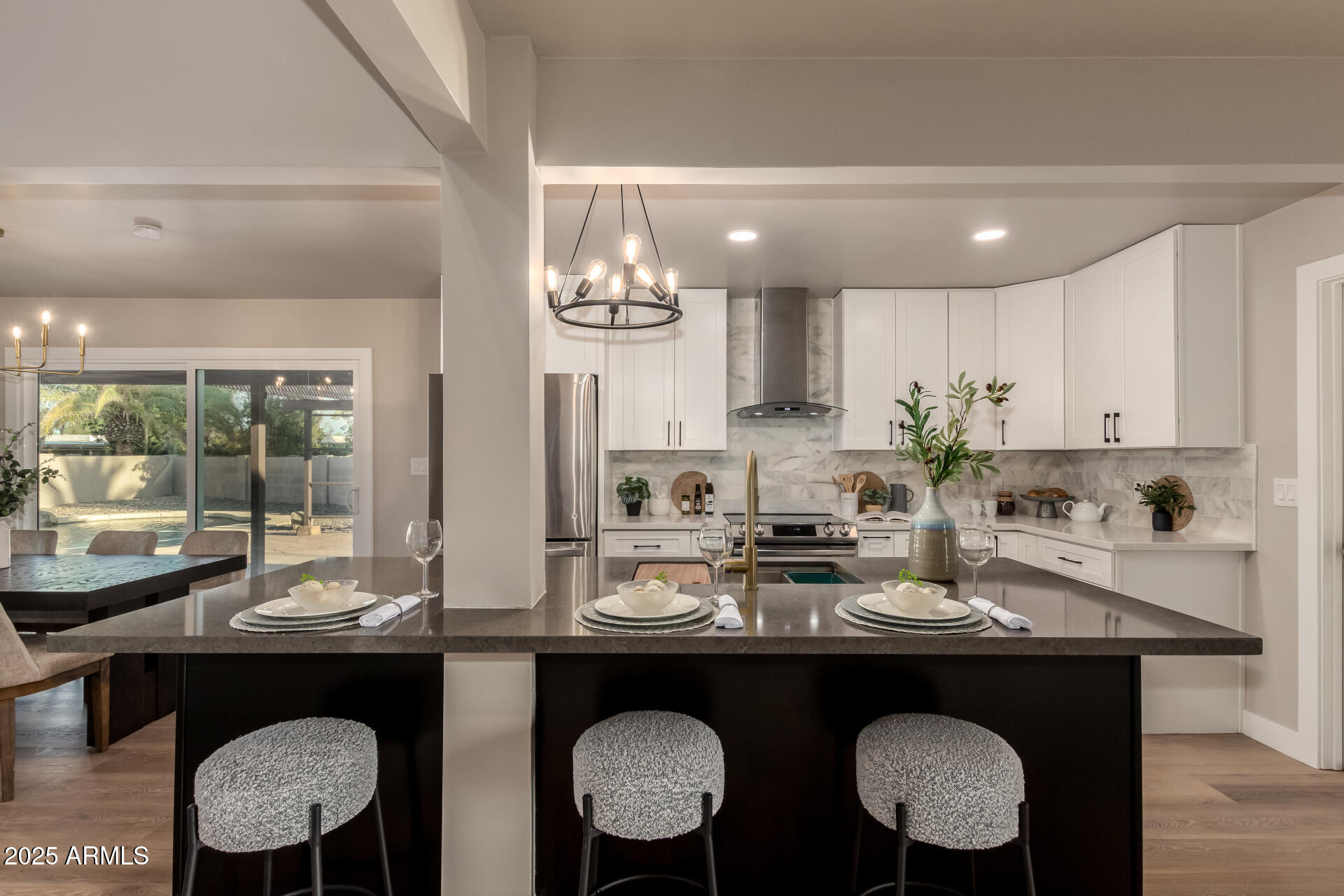 9527 E LAWNDALE Place