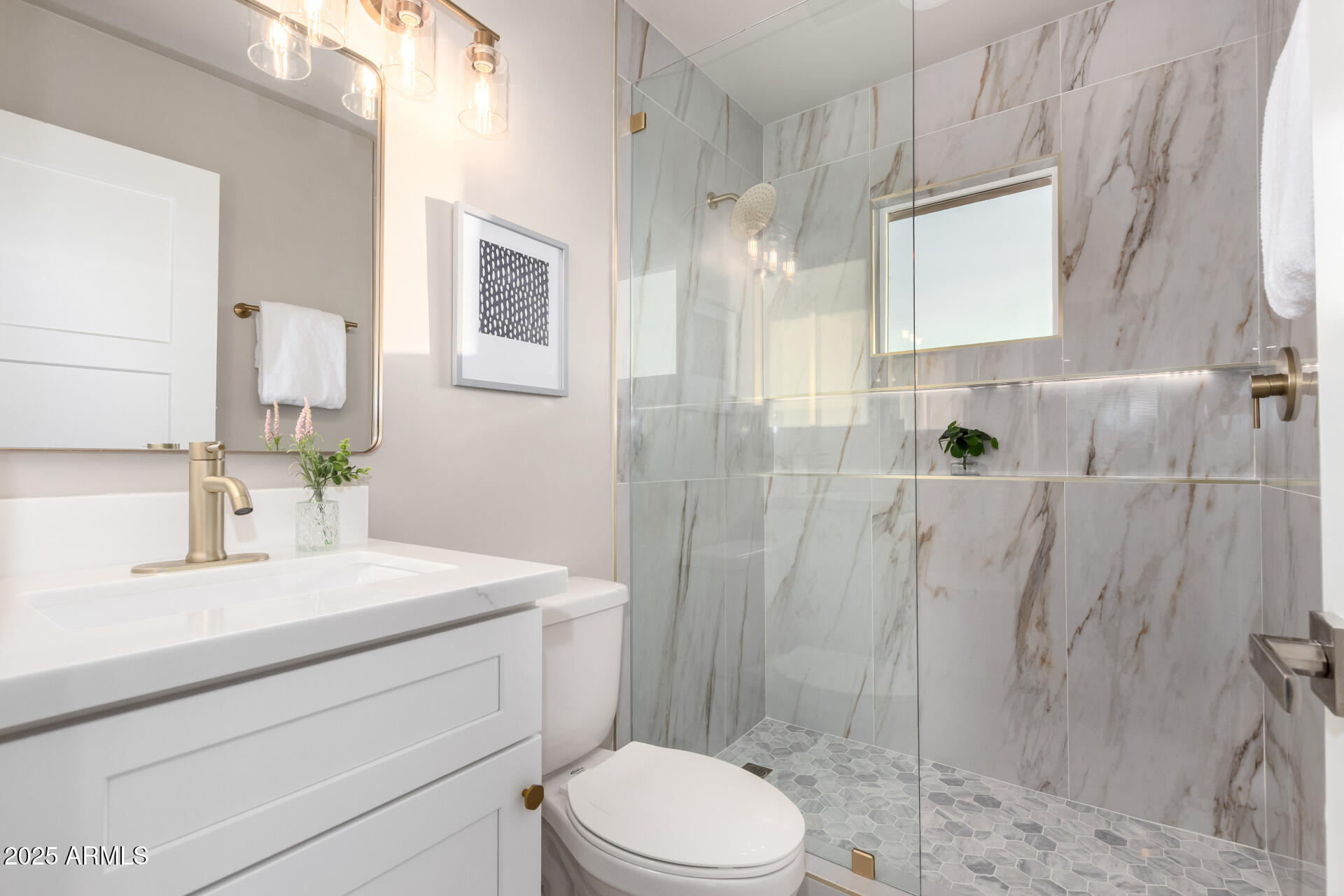 9527 E LAWNDALE Place