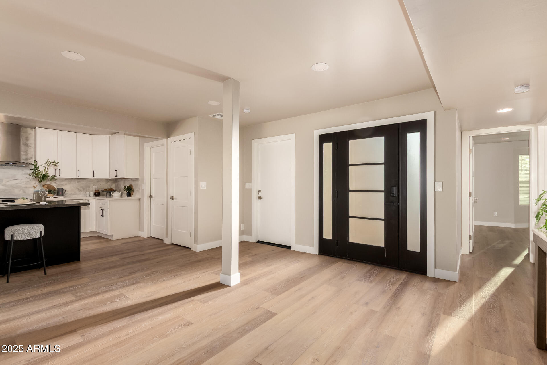 9527 E LAWNDALE Place