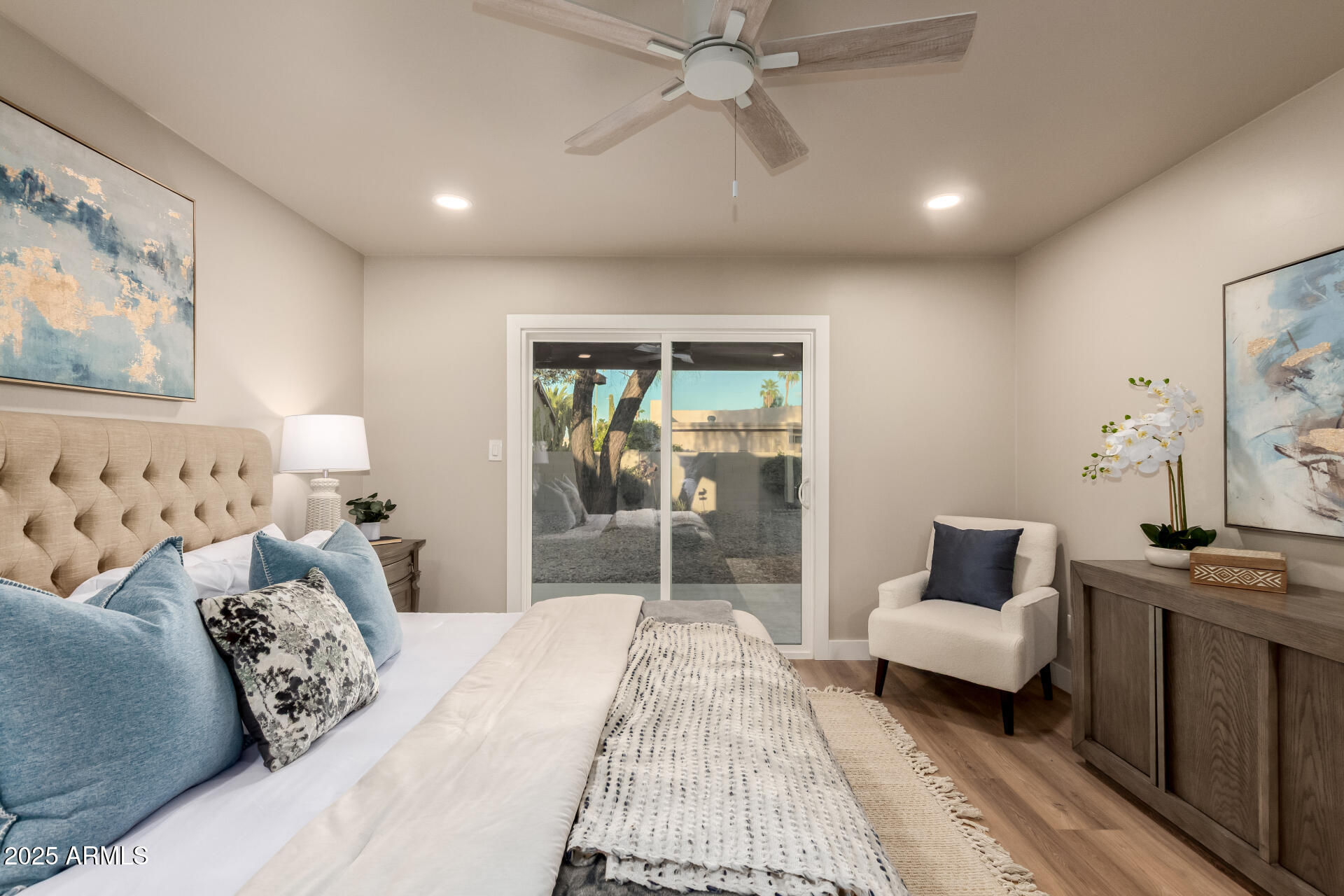 9527 E LAWNDALE Place