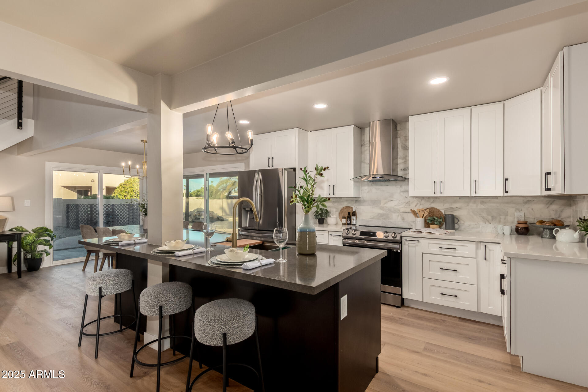 9527 E LAWNDALE Place