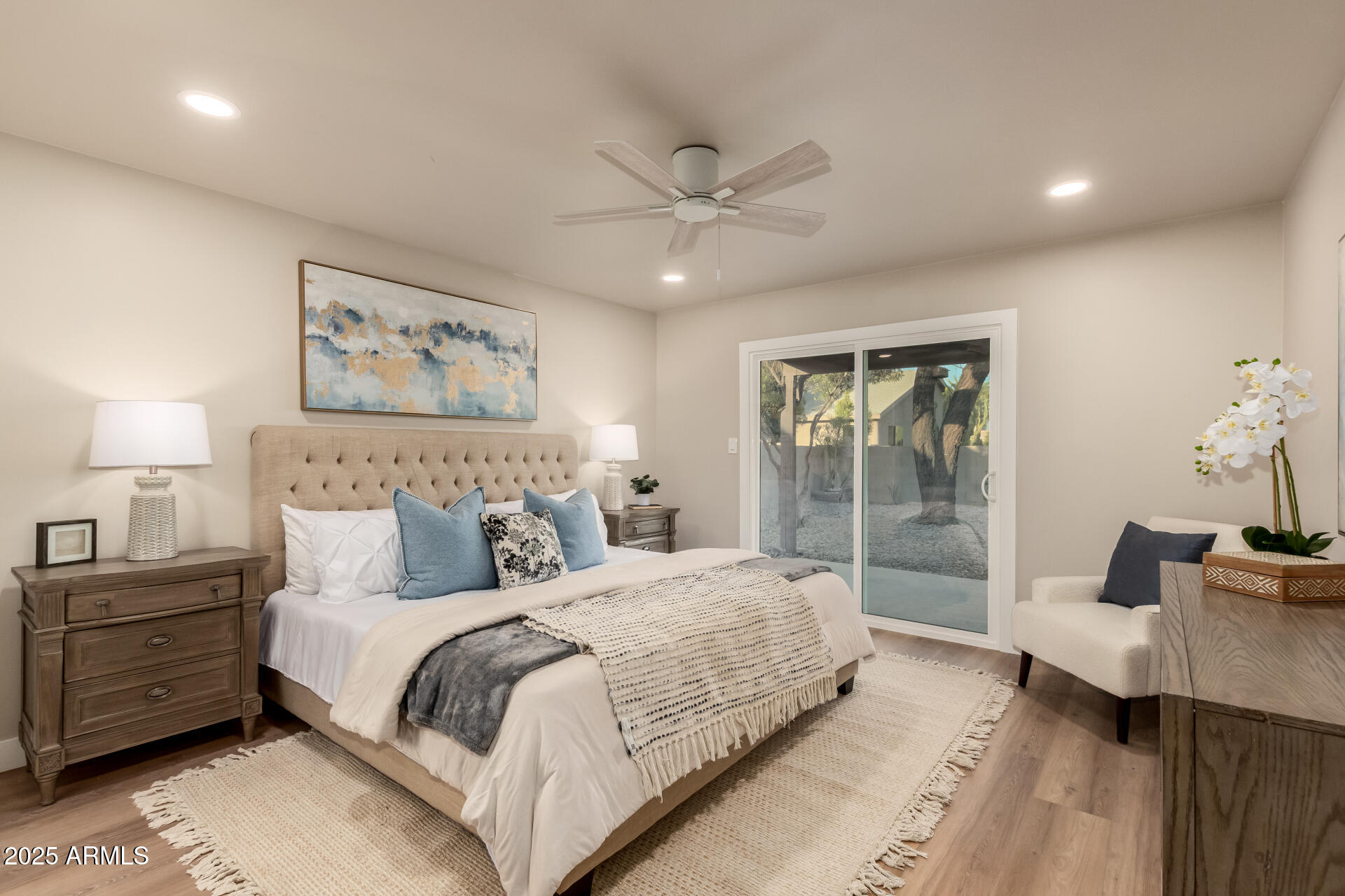 9527 E LAWNDALE Place