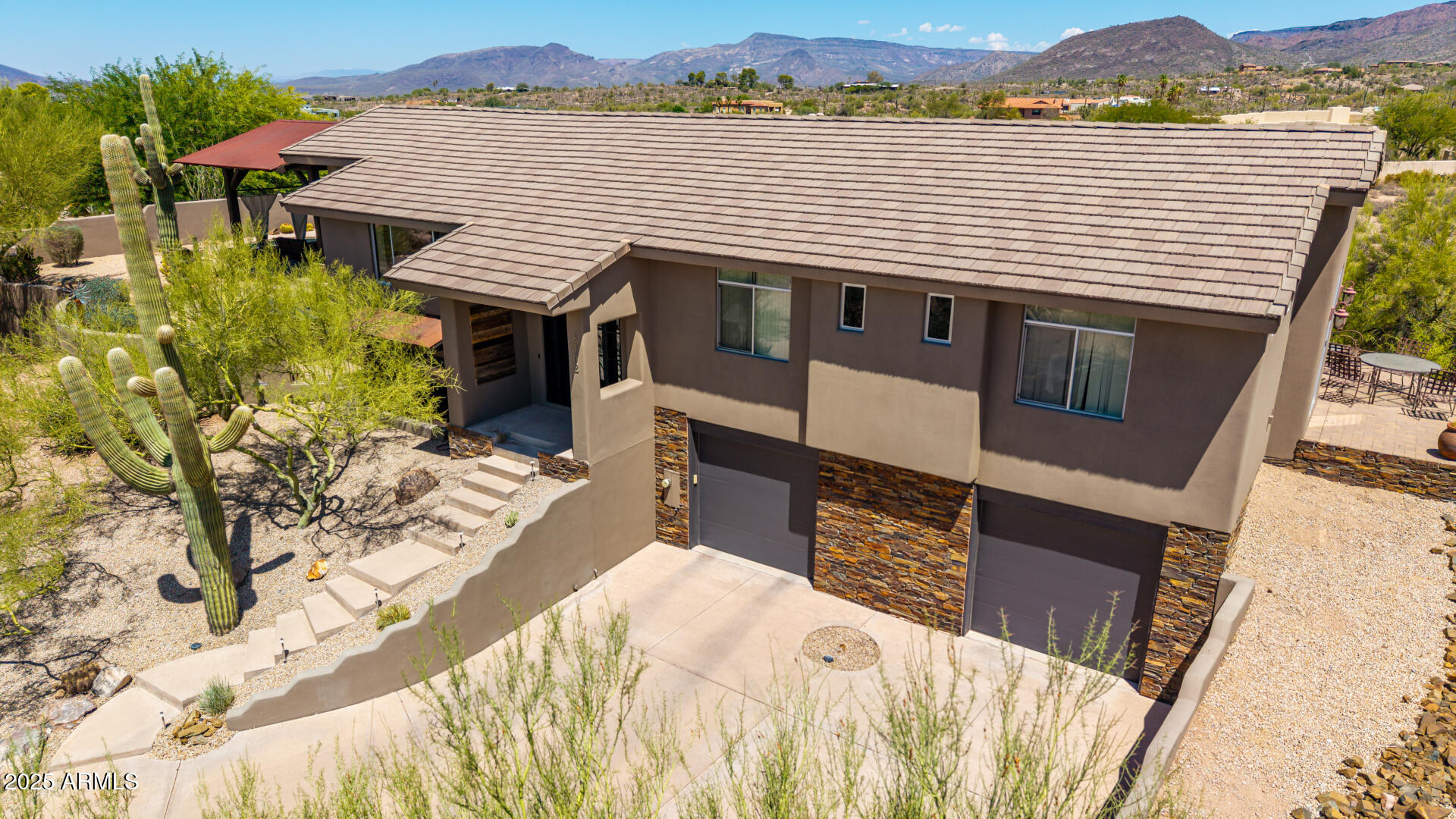 8102 E SERENE Street