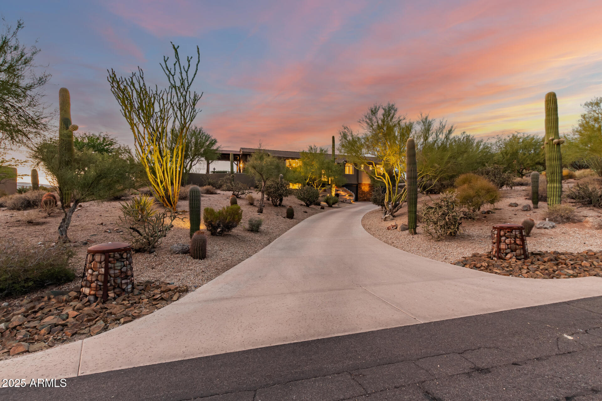 8102 E SERENE Street