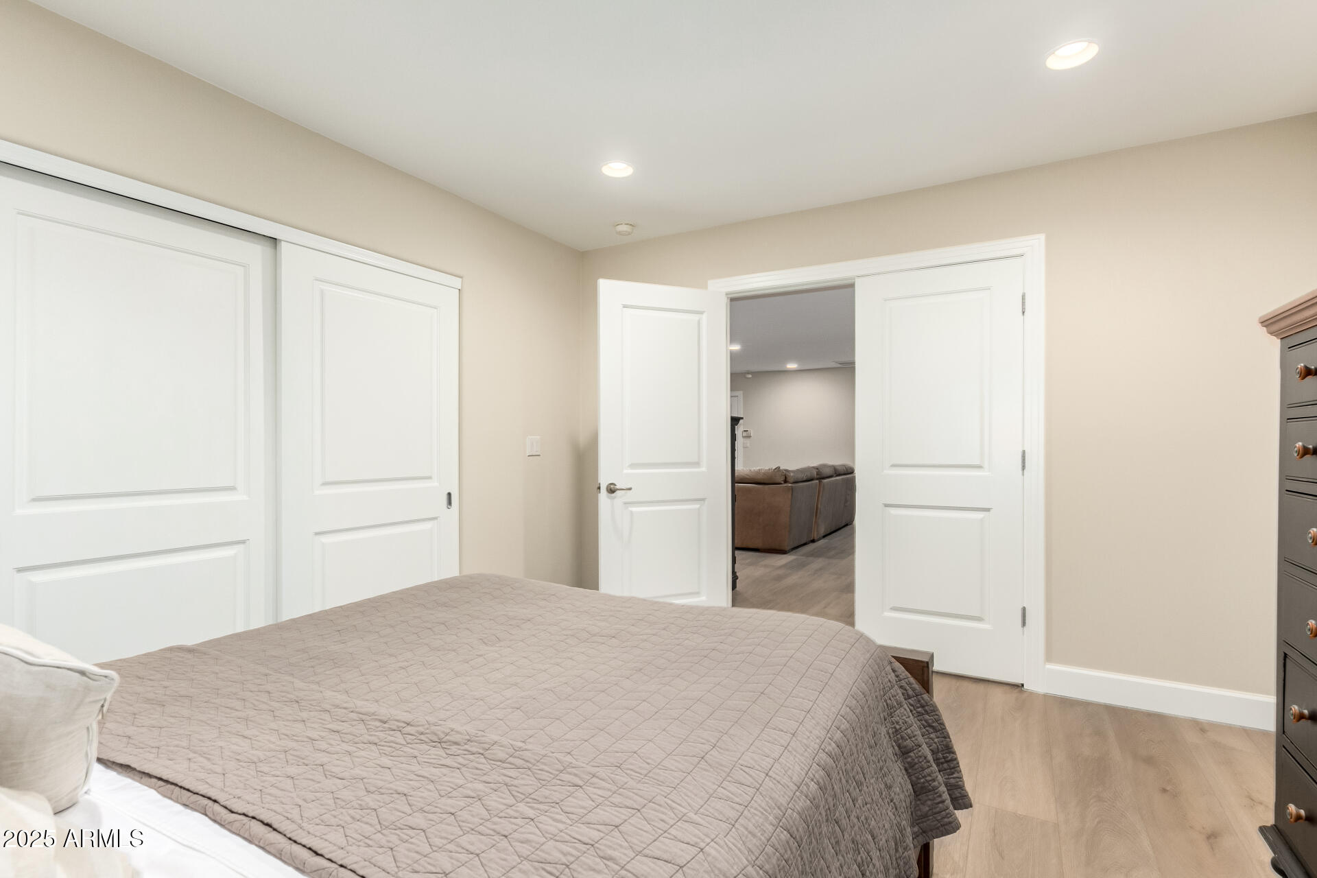 8102 E SERENE Street