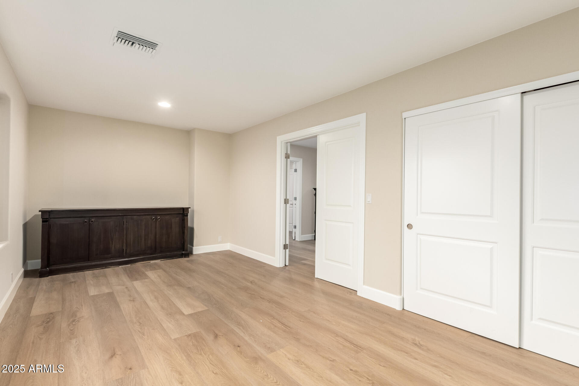 8102 E SERENE Street