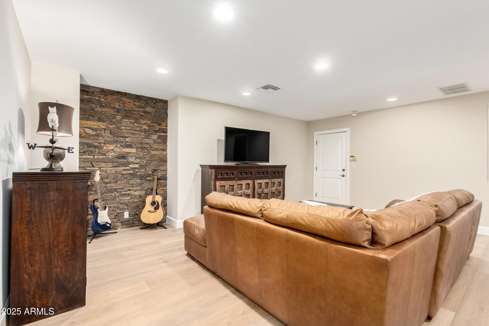 8102 E SERENE Street