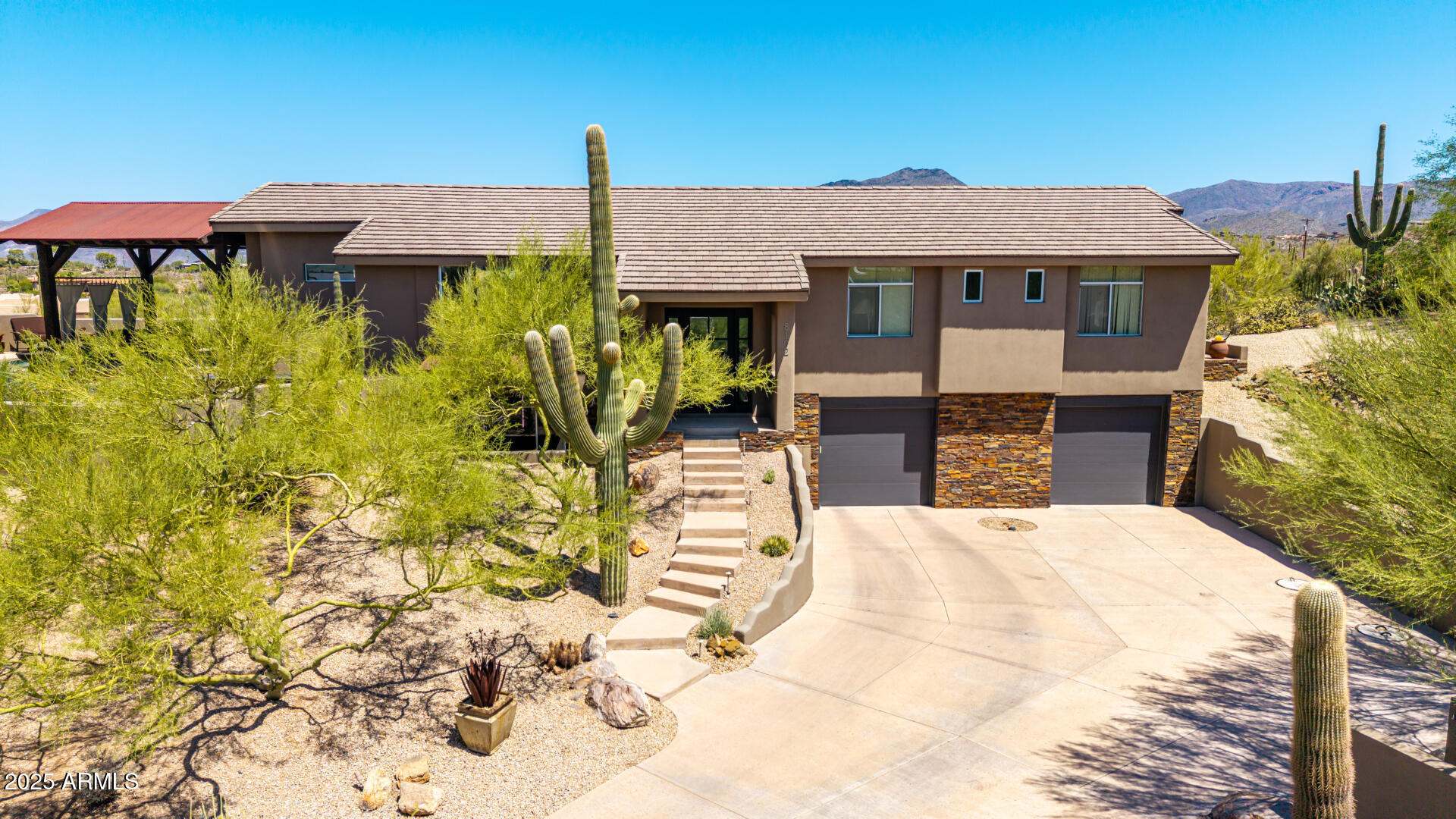 8102 E SERENE Street