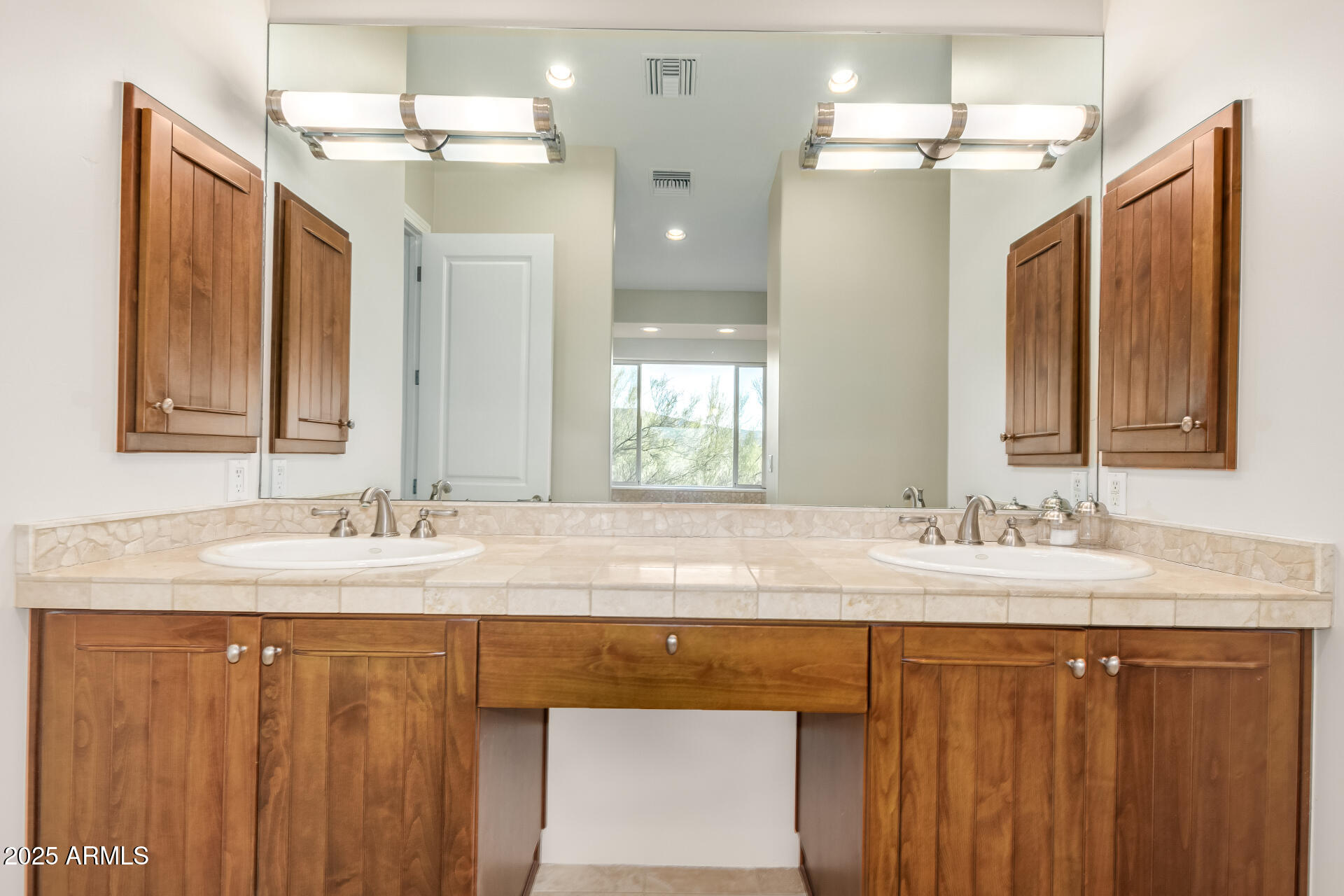 8102 E SERENE Street