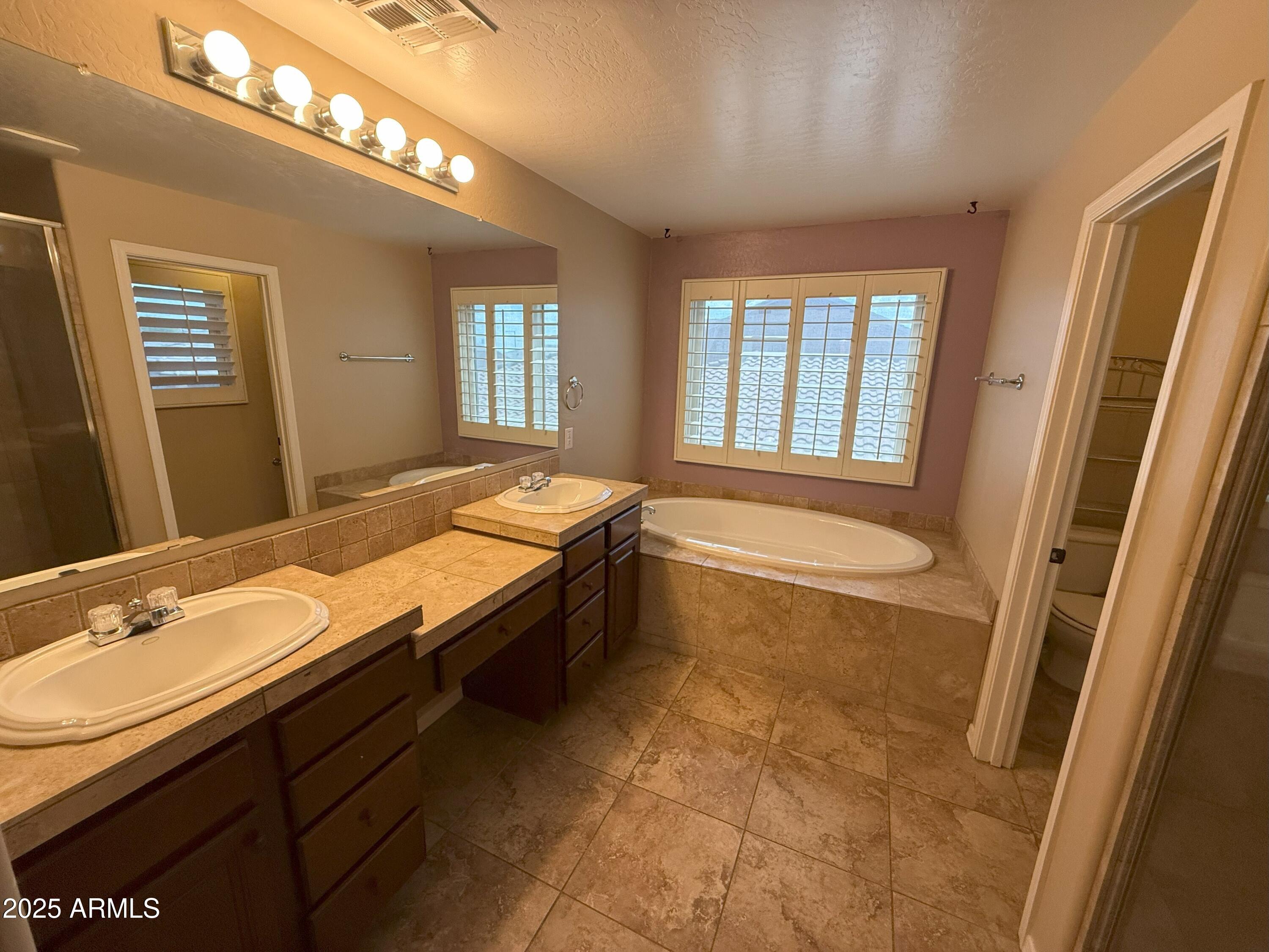 29410 W COLUMBUS Avenue