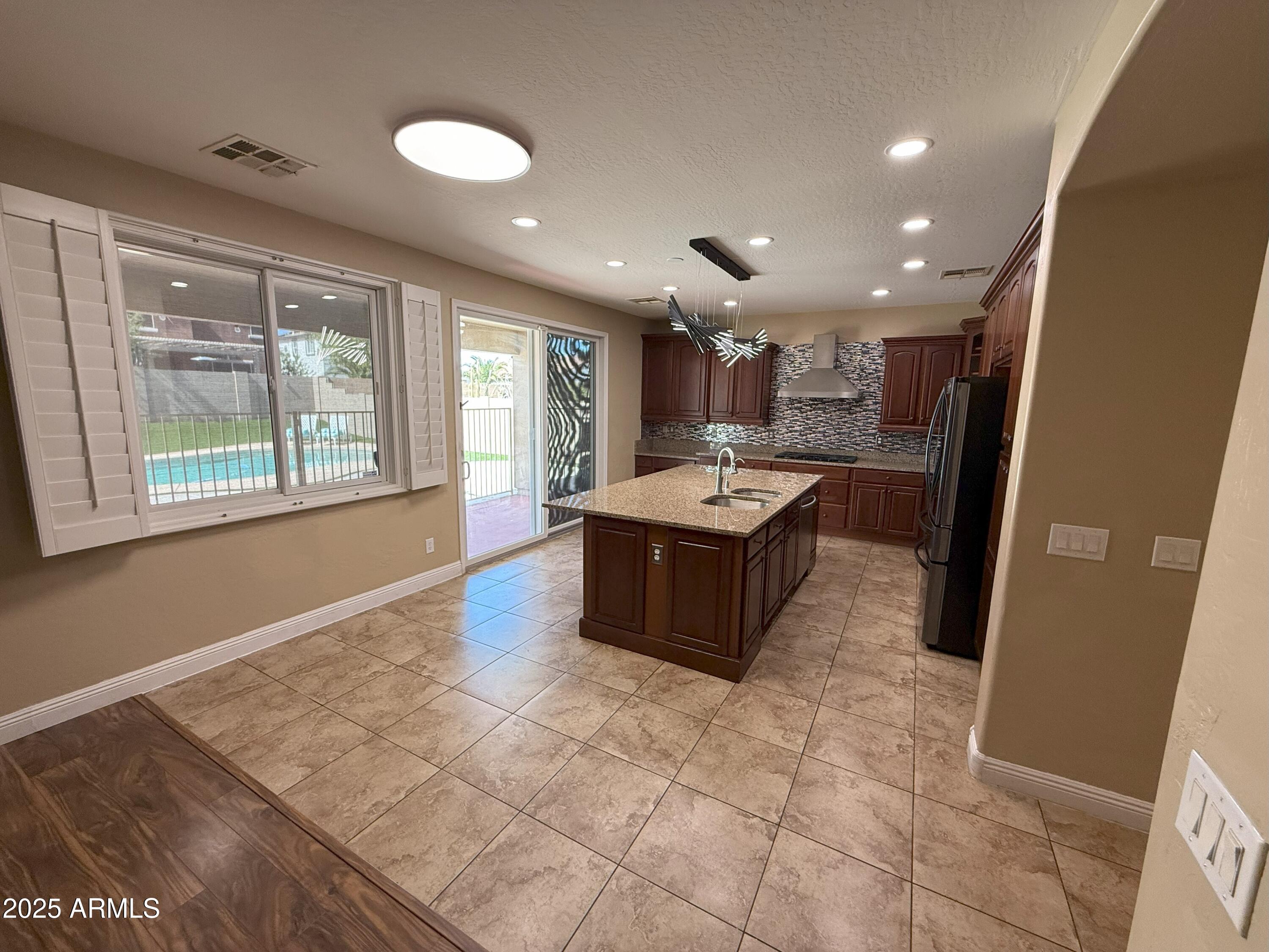 29410 W COLUMBUS Avenue