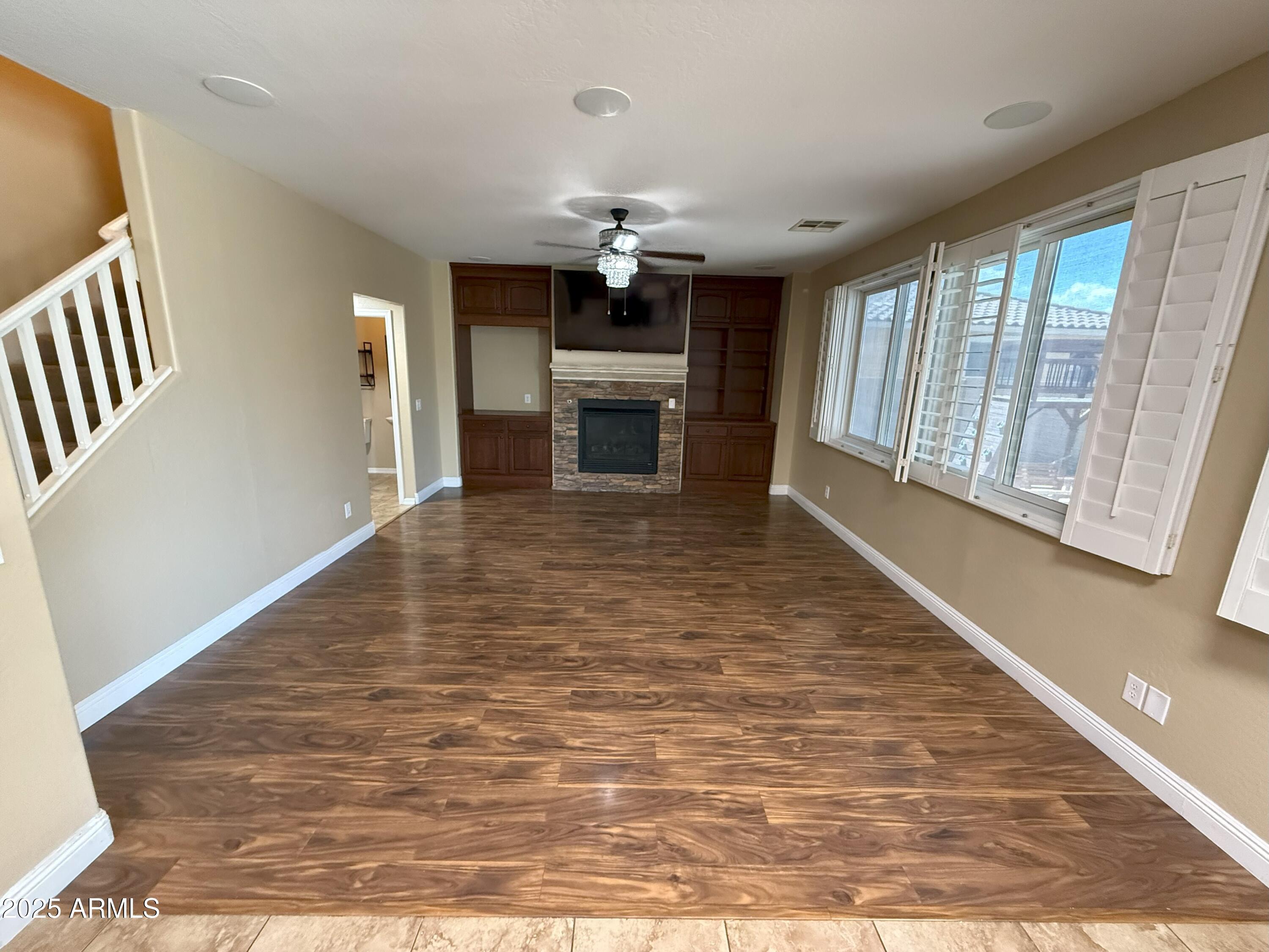 29410 W COLUMBUS Avenue