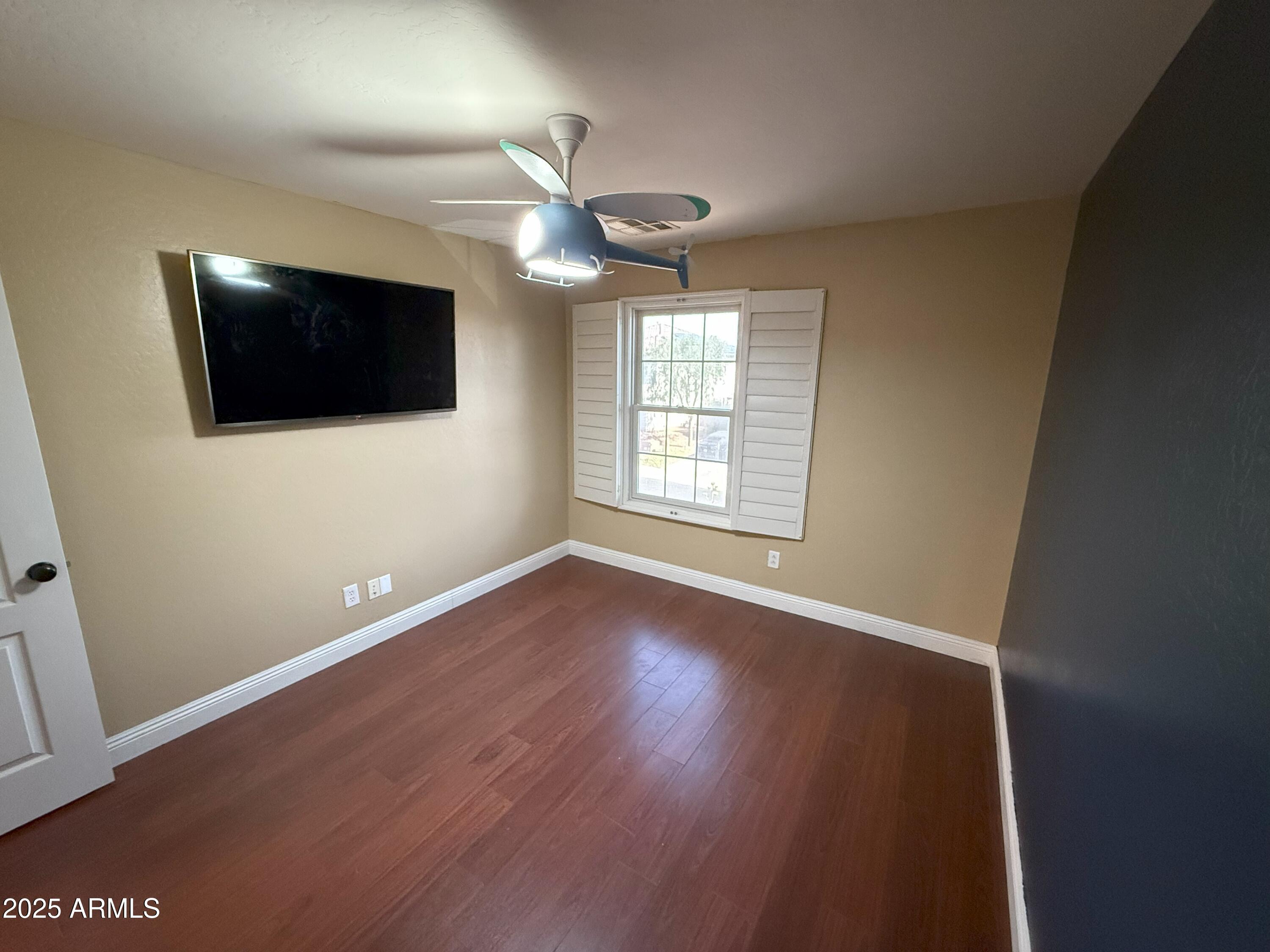 29410 W COLUMBUS Avenue