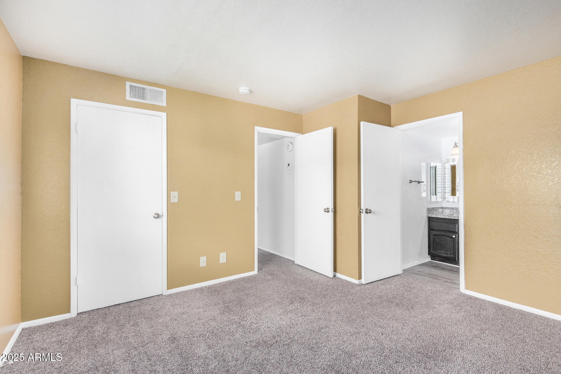 16635 N CAVE CREEK Road, 215