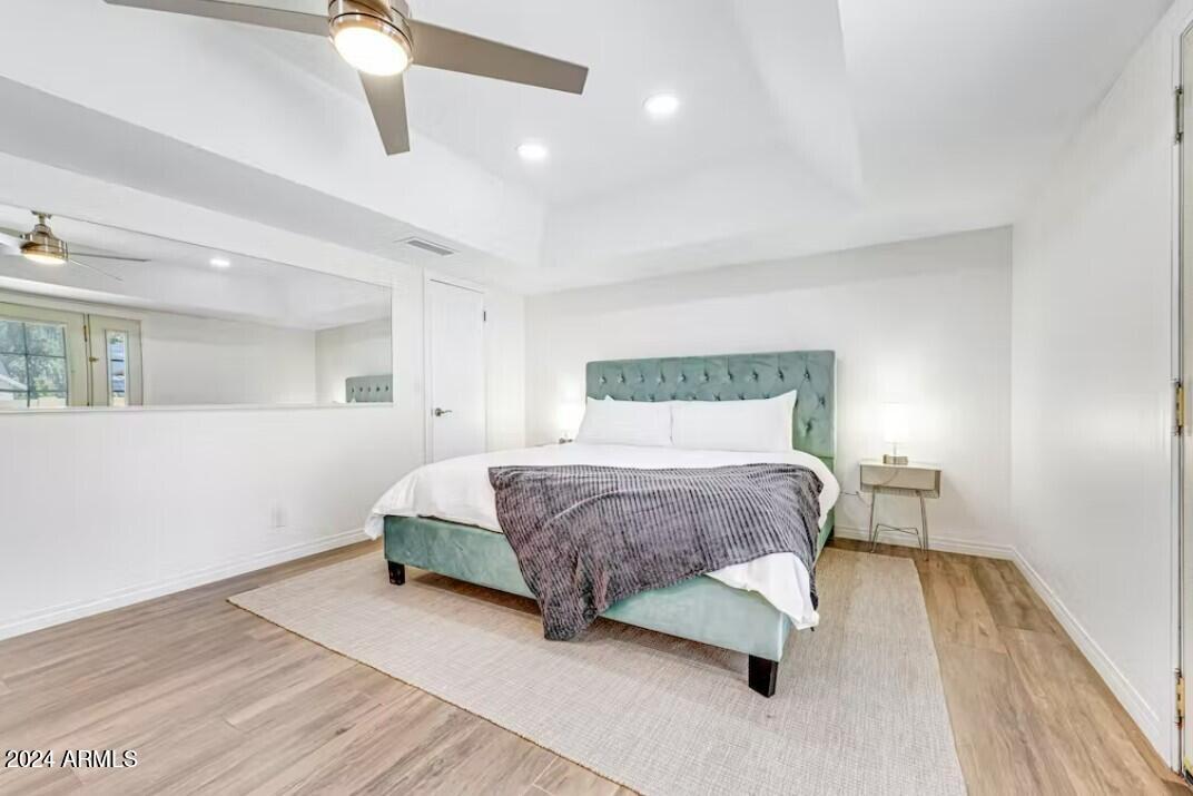 4258 E DECATUR Street